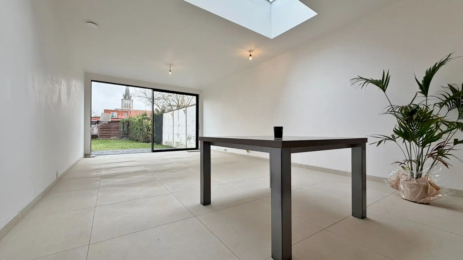 Gerenoveerde, energiezuinige woning met 3 slaapkamers, tuin en garage in centrum Ieper foto 4