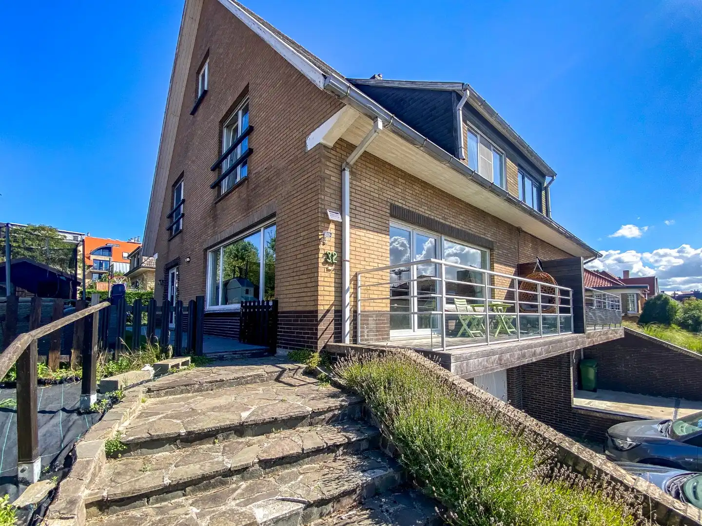 Ruime koppelvilla met 4 slaapkamers en dubbele garage te koksijde-Bad op amper 700m van het strand.  foto 16