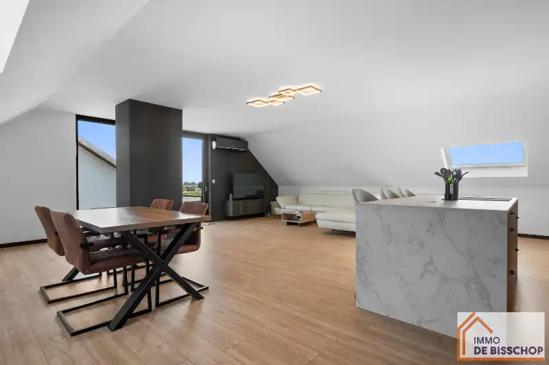 Prachtige dubbele woonst / koppelwoning met achterliggend magazijn en tuin foto 12