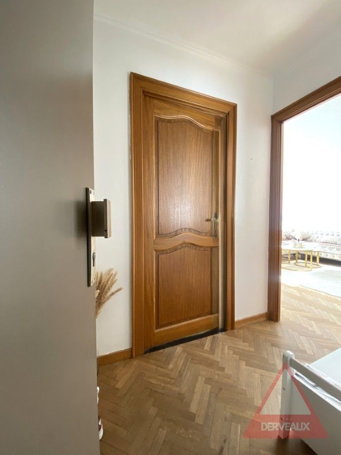 Roeselare – Lichtrijk appartement met terras op het 7de verdiep foto 2