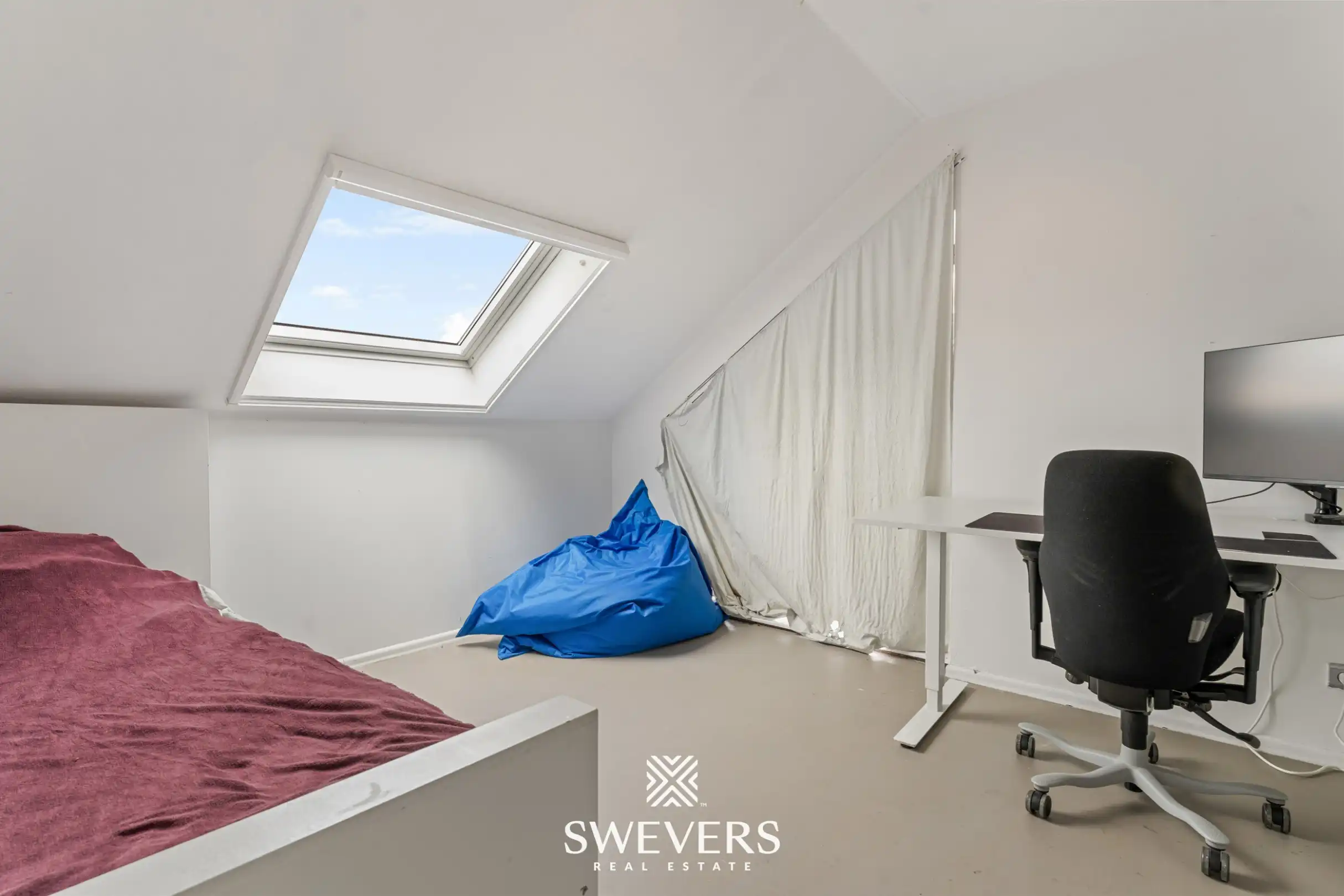 Magnifieke instapklare woning met diverse commerciële mogelijkheden en zwembad  foto 31