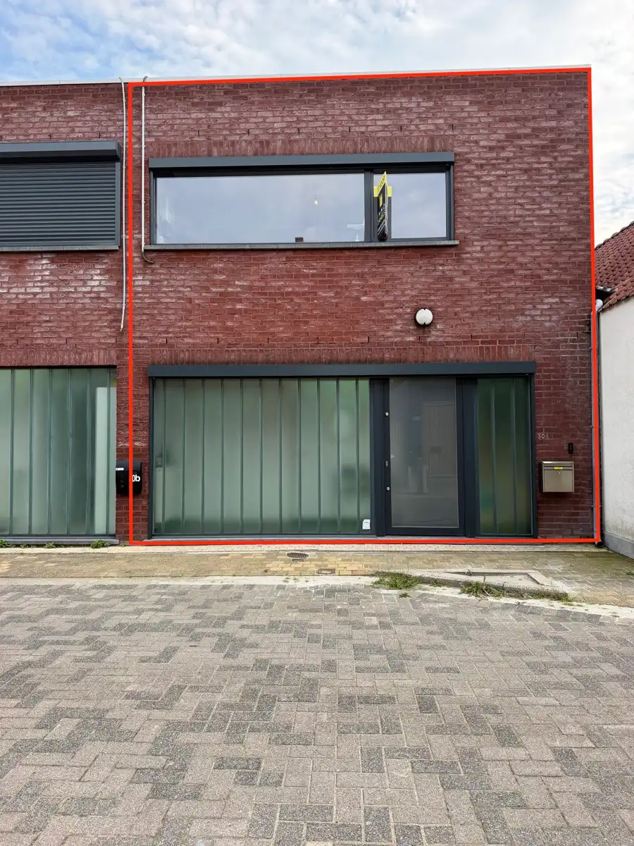 KIJKDAG 25/10 Instapklare woning met 2 slks., tuin & garage foto 2