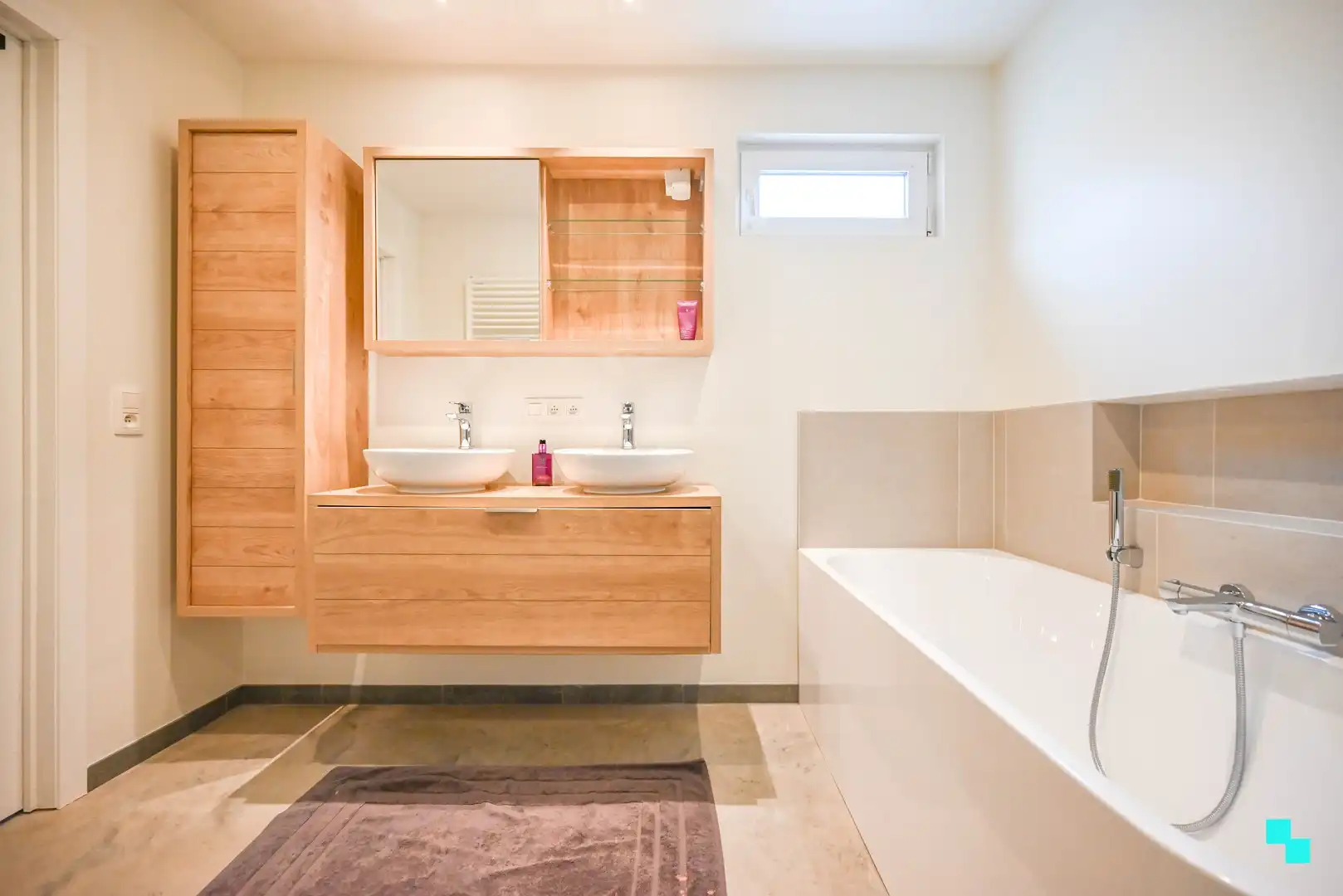 Instapklare starterswoning in Deerlijk foto 15