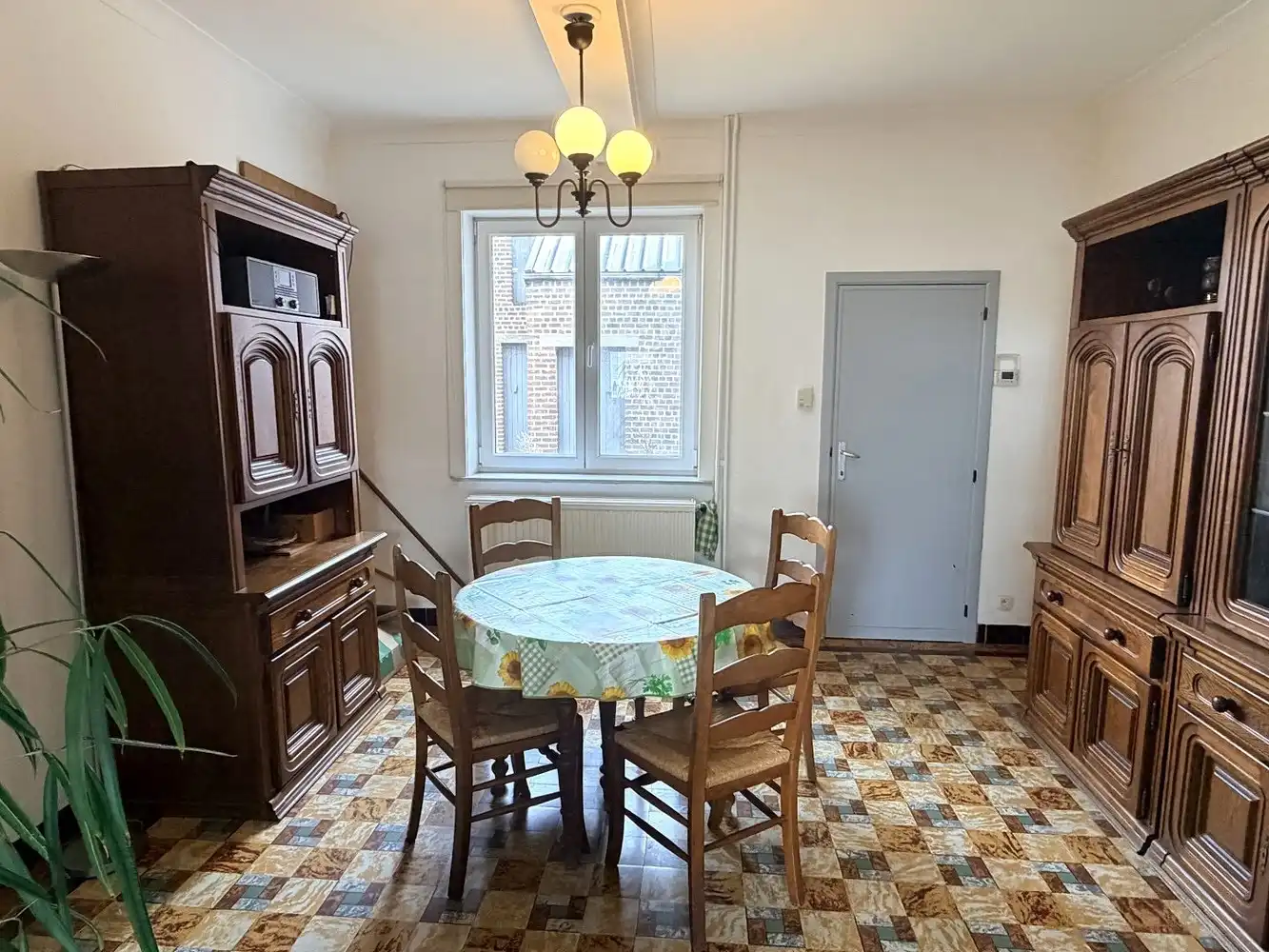 Rustig gelegen, ruime gezinswoning met groot potentieel foto 6