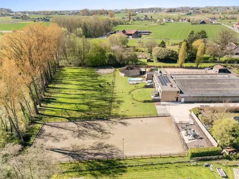 Moderne villa met hippisch complex op 15.856m²  foto 23