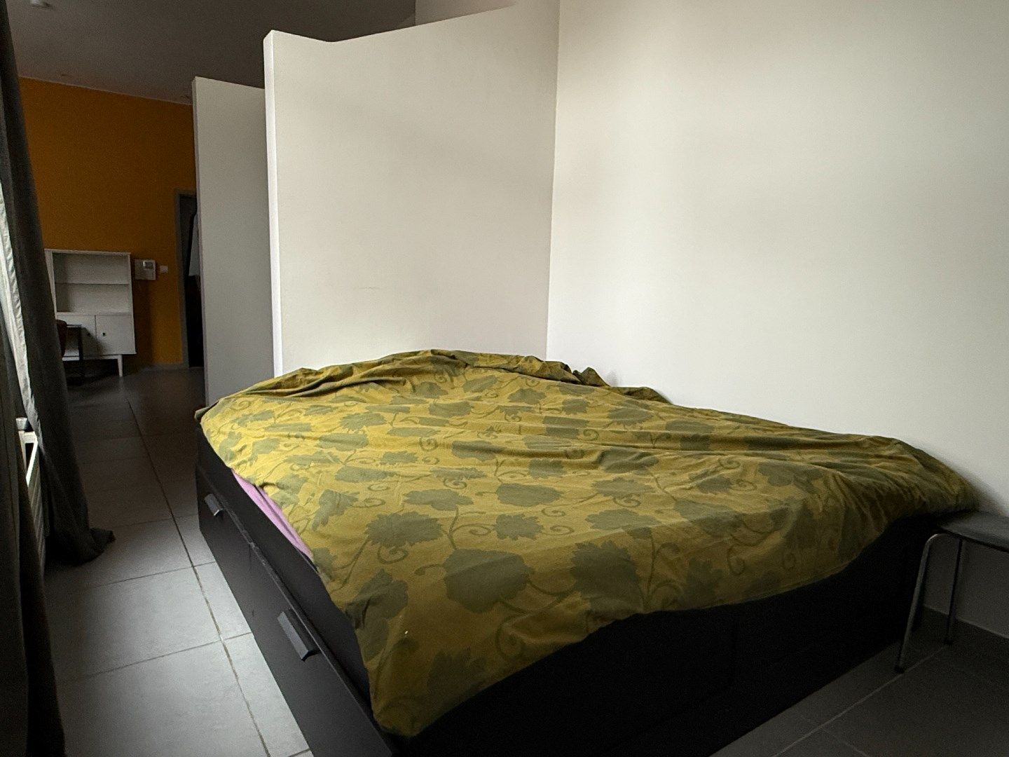 Gemeubelde studio met balkon foto 13