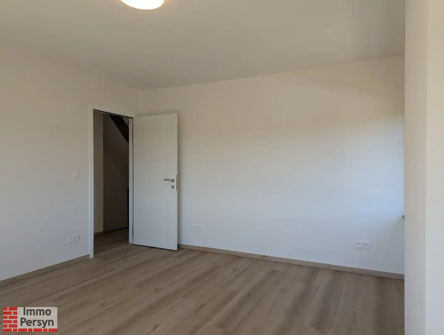 Zeer ruime open woning te huur in Langdorp foto 26