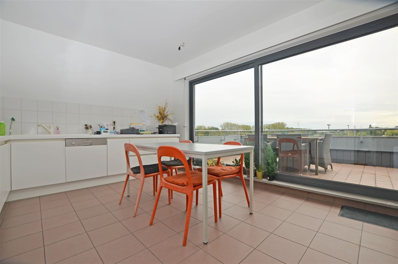 Aangenaam 3-slaapkamer appartement, ideaal voor vrij beroep  foto 14