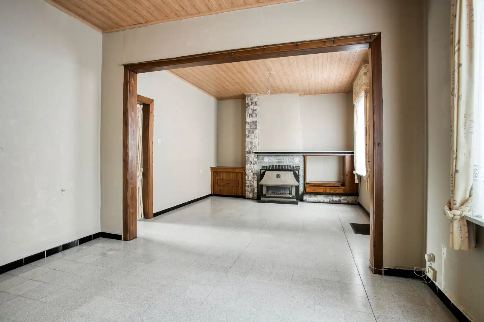 Te renoveren starterswoning met diepe tuin en enorm potentieel te Ledegem foto 4