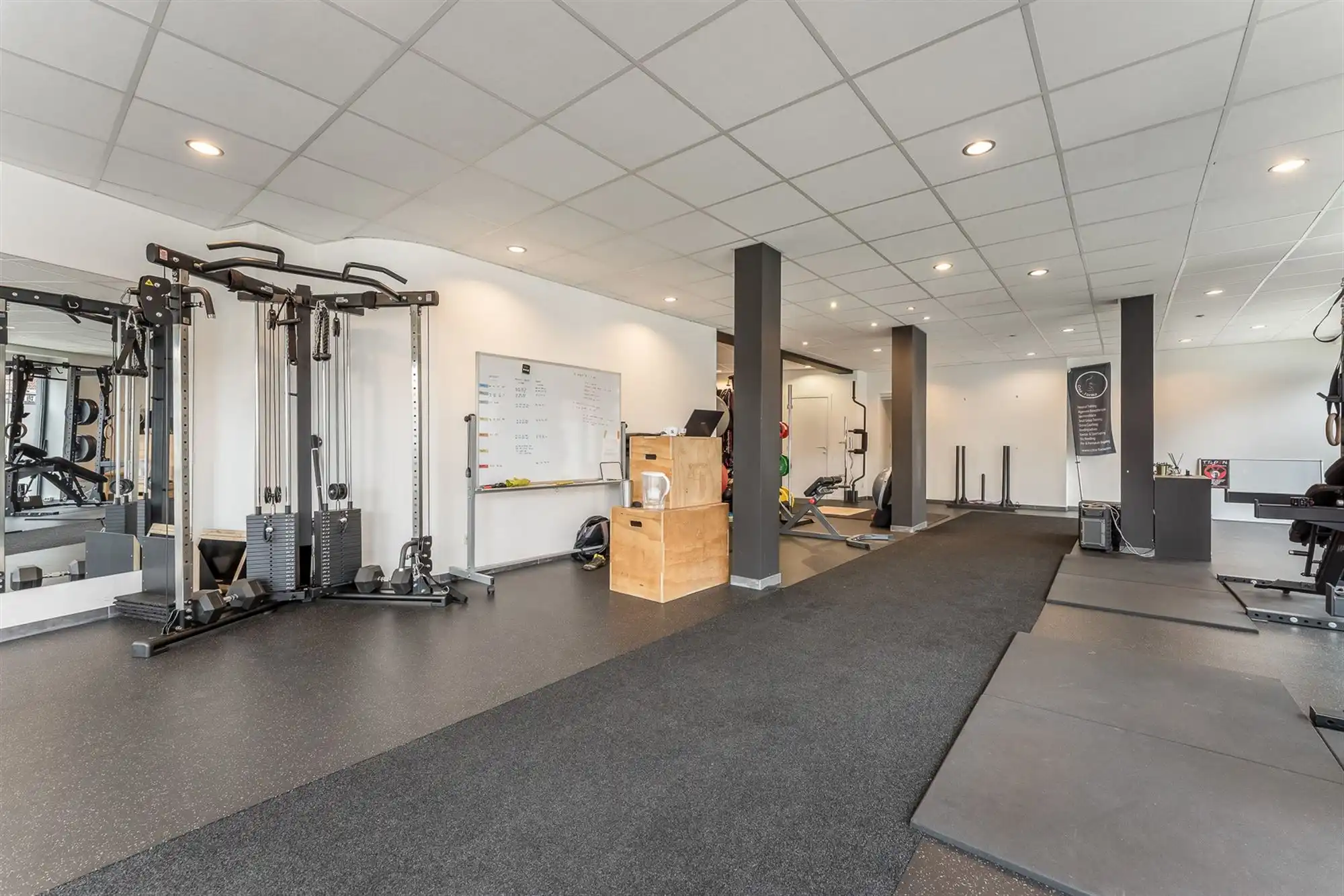 ZEER GOED GELEGEN HANDELSRUIMTE (110M²) MET BUREAU EN KITCHENETTE TE PAAL foto 6