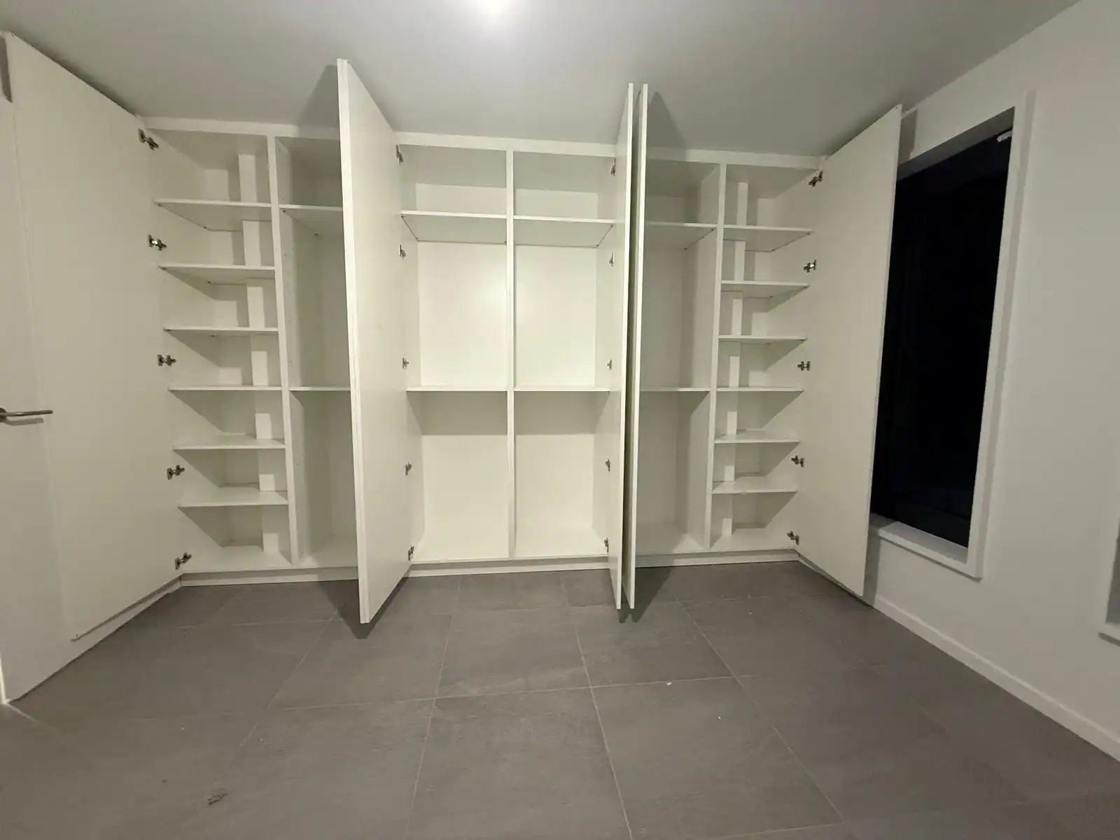 Stijlvol BEN‑appartement in unieke getransformeerde fabriekssite foto 11
