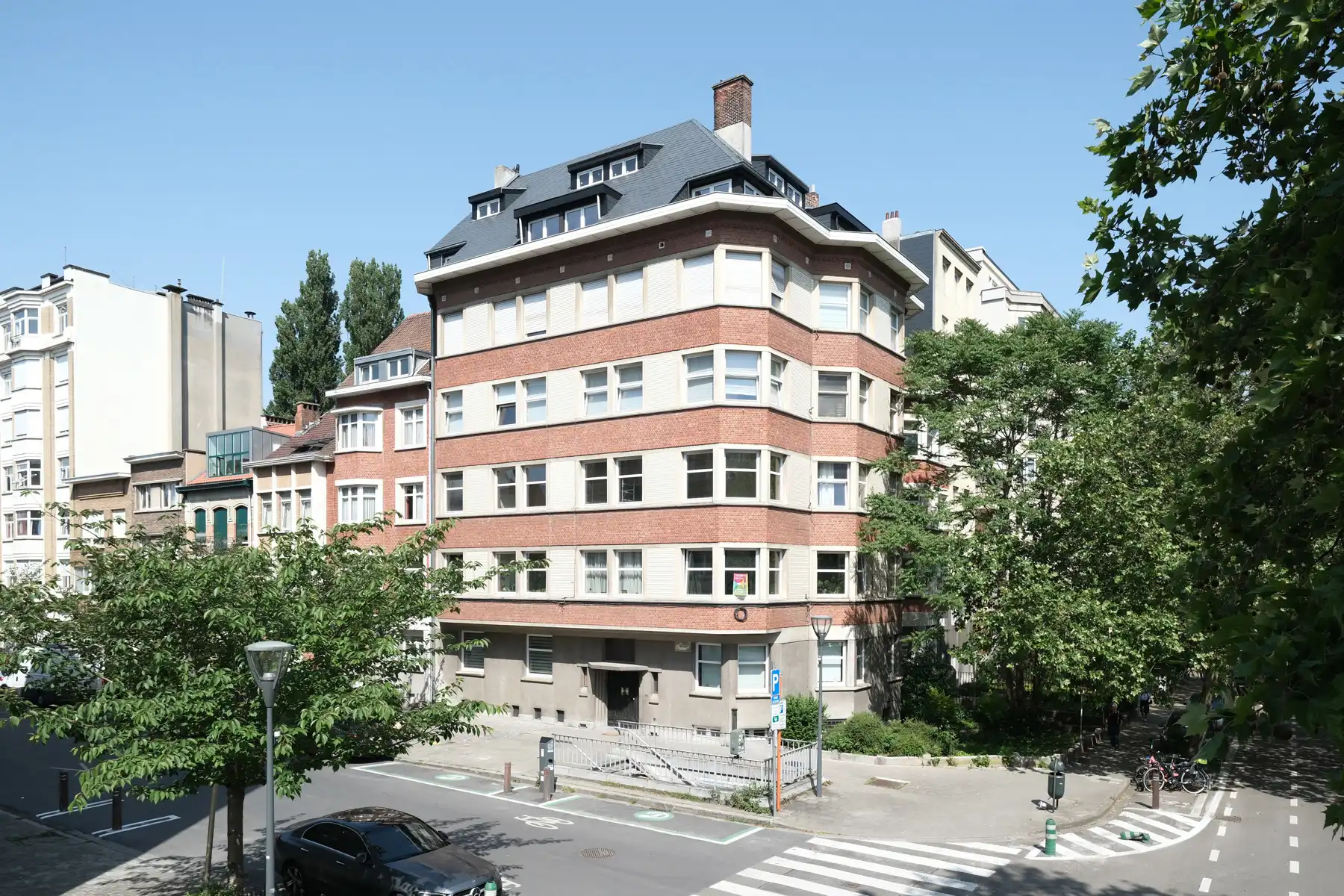 Appartement te koop foto {{pictureIndex}}