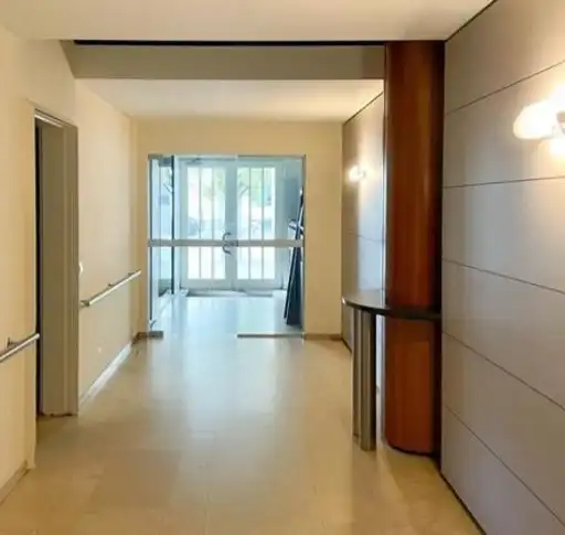 Unieke praktijk- of kantoorruimte van ca. 190 m² INCLUSIEF 2 ruime garageboxen foto 24