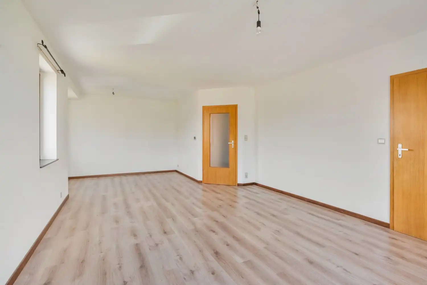 Goed gelegen hoekappartement met 2 ruime slaapkamers, een terras en een garagebox met parking ervoor te Kessel-Lo! foto 9