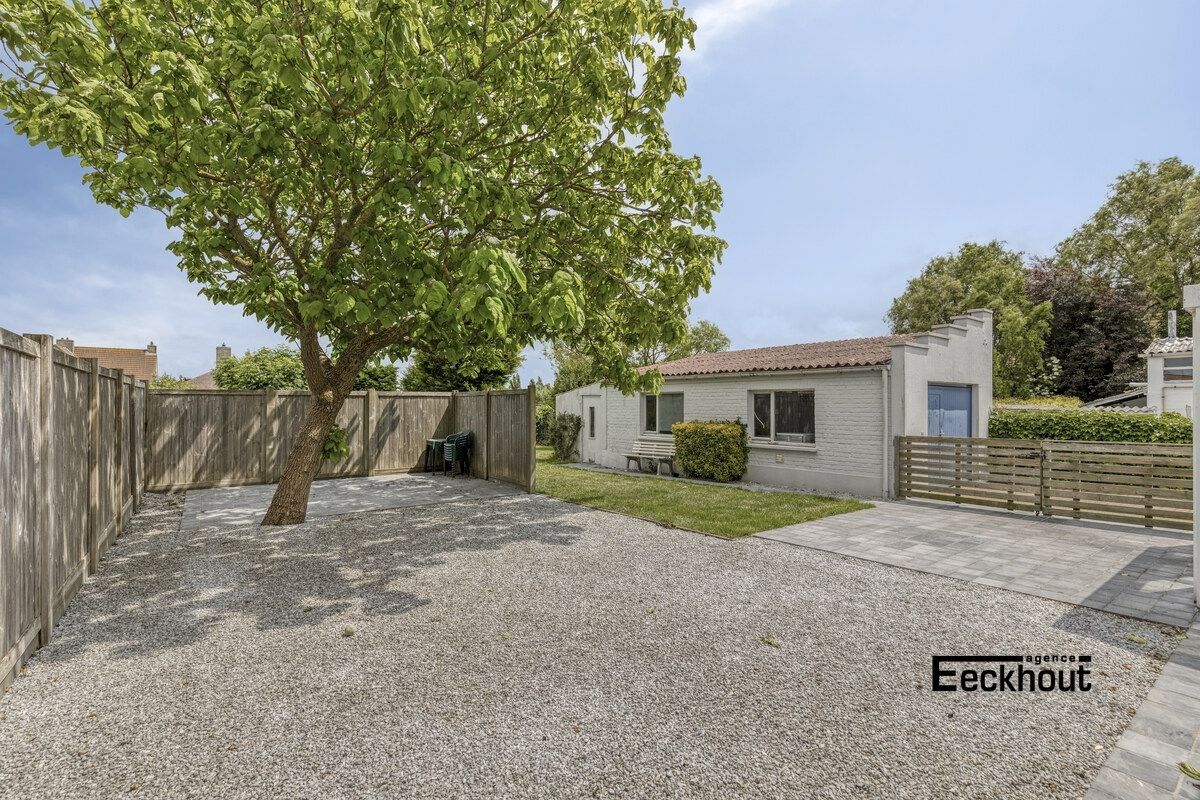Hoofdfoto van de publicatie: Halfopen bungalow met prachtige tuin en garage!