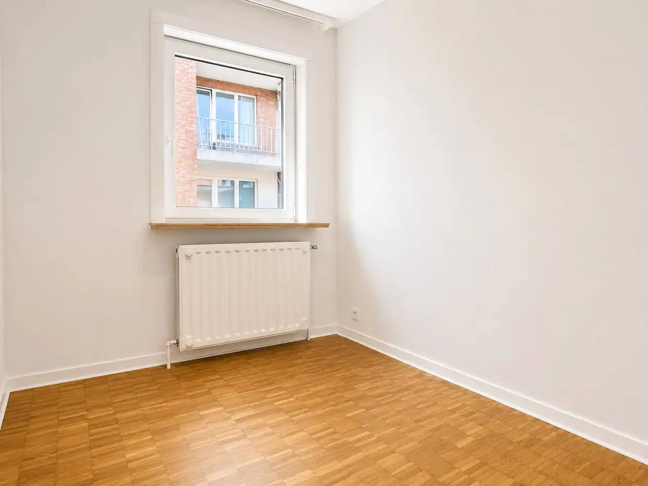 Instapklaar appartement met terras nabij het Zuidpark foto 9