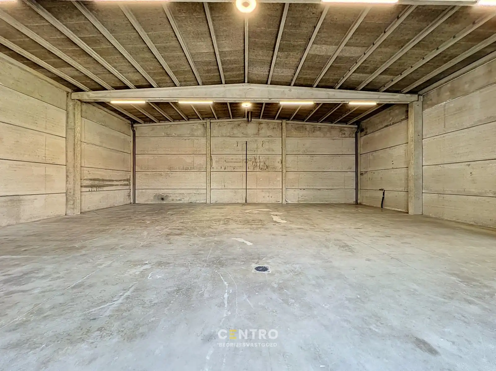 Instapklaar bedrijfspand (±345 m²) met magazijn, kantoor én 4 verhuurbare opslagunits, 1 garage en ruime parking op 603 m²  te INGELMUNSTER! foto 9