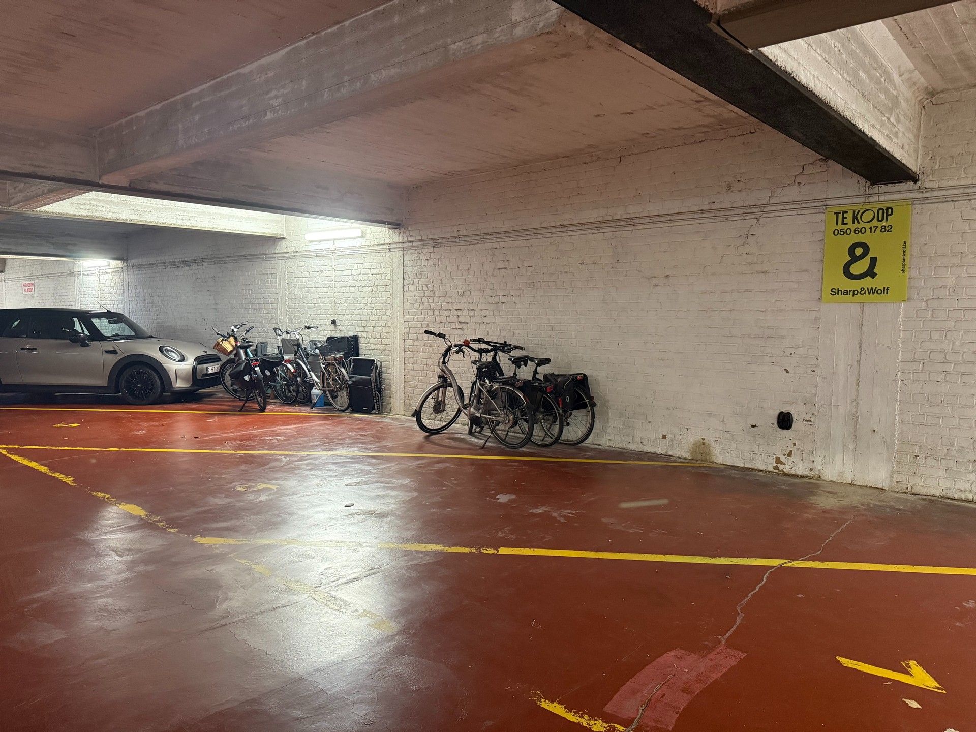 Goed gelegen parkeerplaats op wandelafstand van de zeedijk foto 8