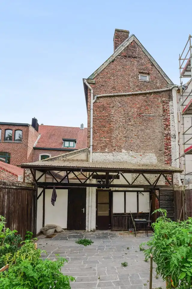 AUTHENTIEK TE RENOVEREN HERENHUIS IN SINT-TRUIDEN. foto 32