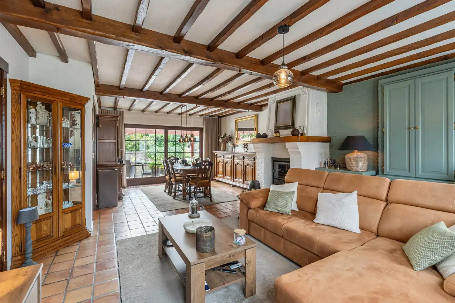 Ruime en instapklare woning op een uitzonderlijk groen perceel van 25a 29ca foto 3