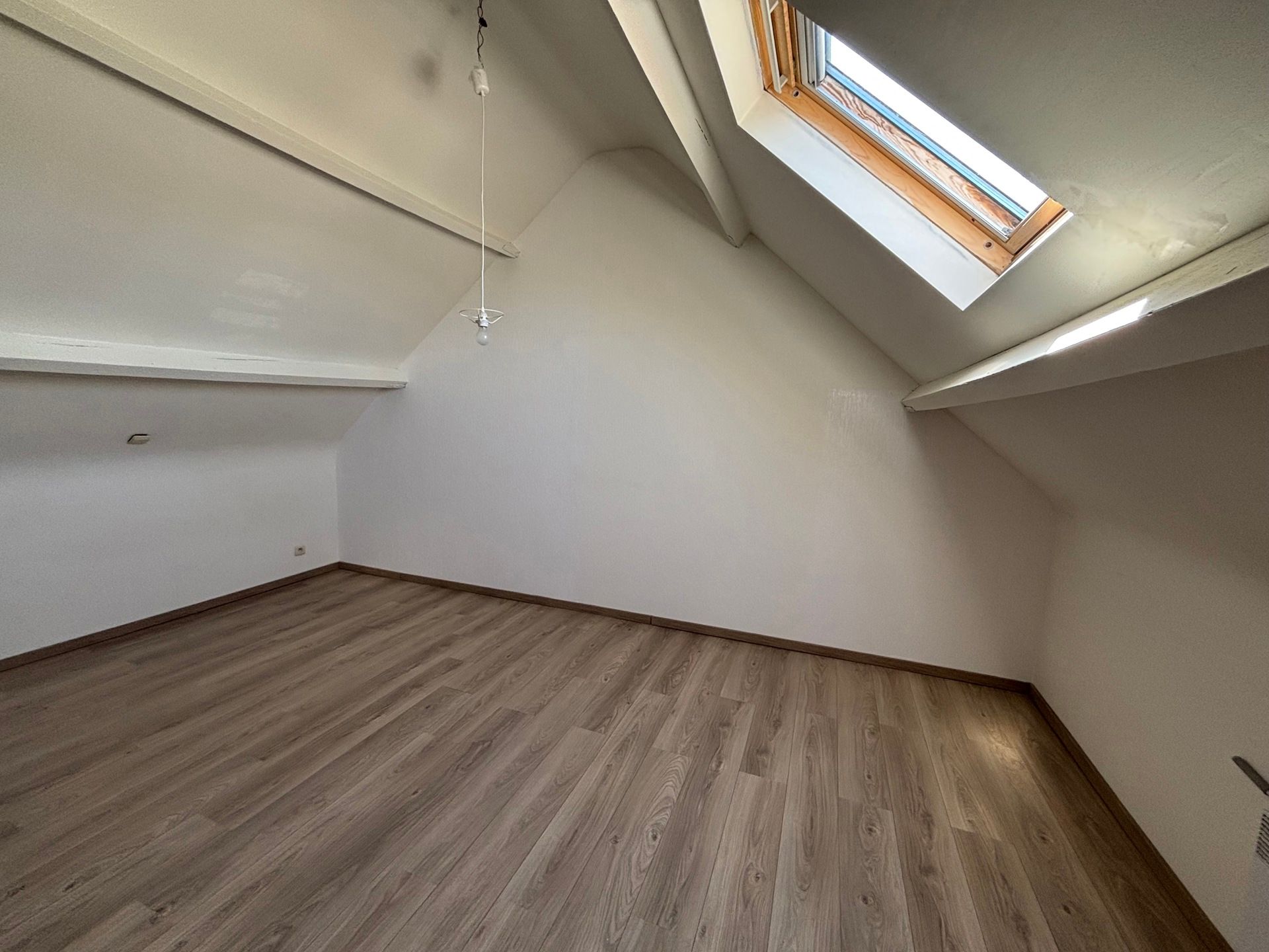 BURST - Gerenoveerde rijwoning met tuin foto 11