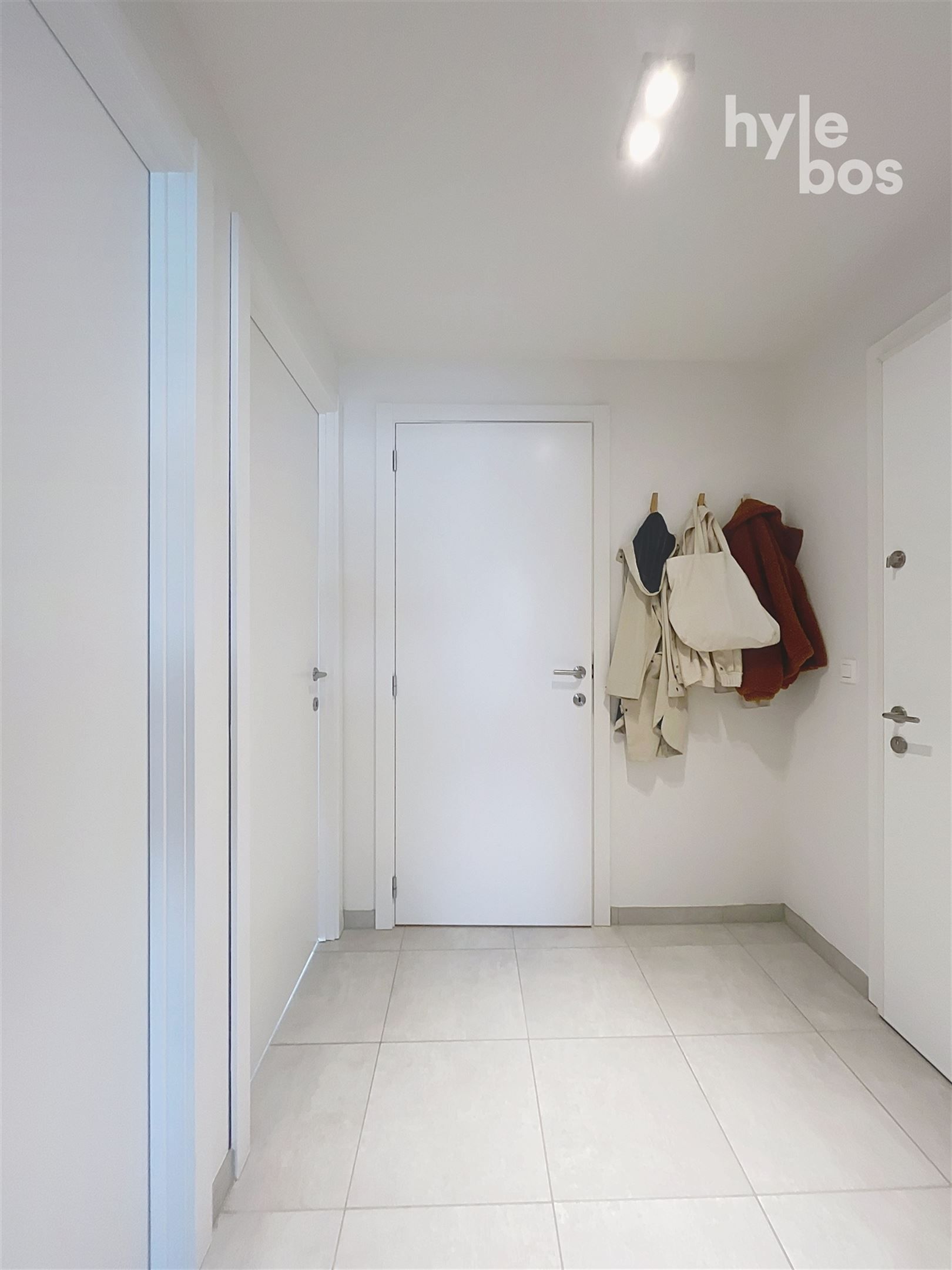 Lichtrijk, instapklaar appartement met autostaanplaats foto 2
