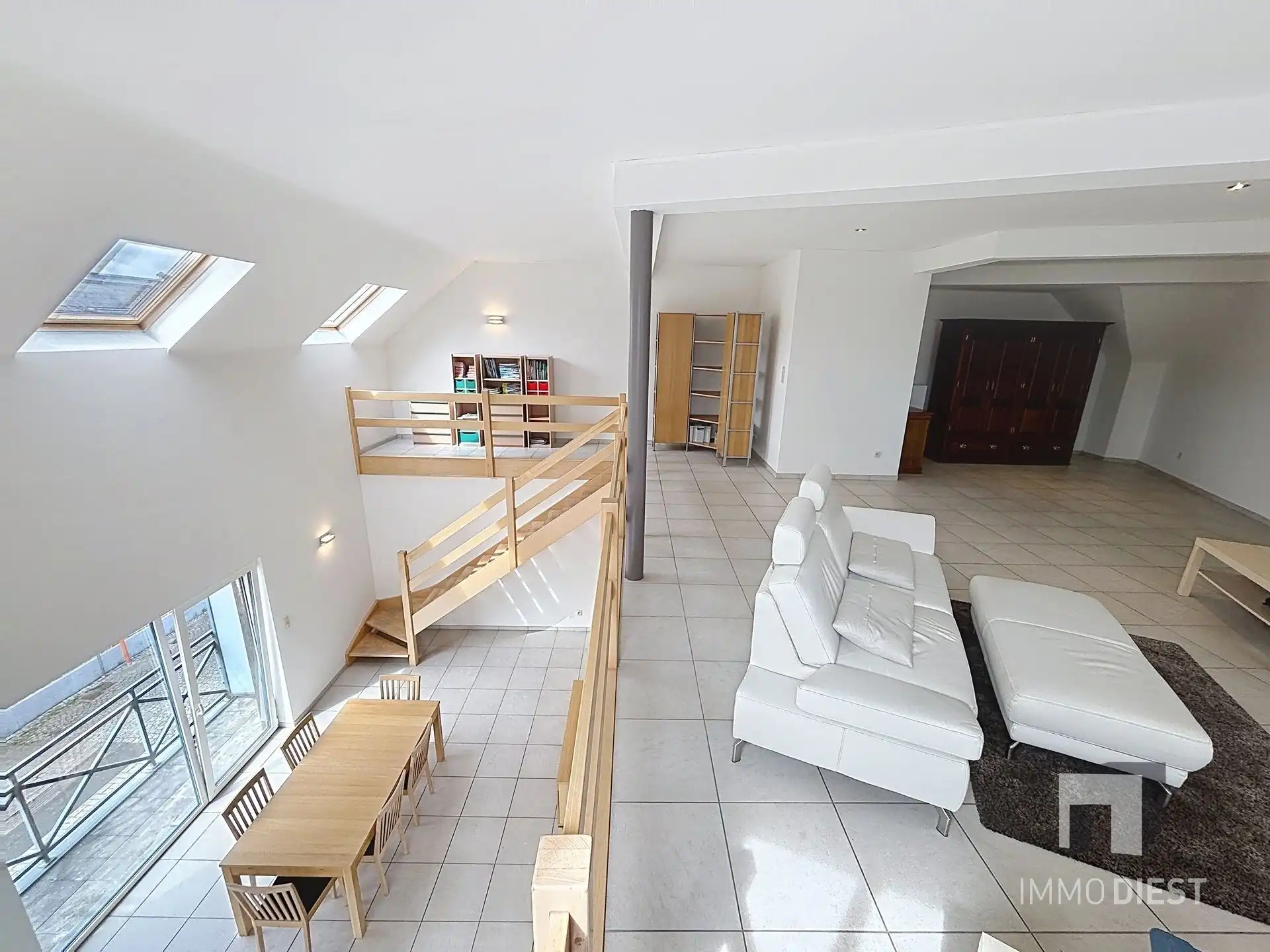 Knap duplexappartement badend in licht op gunstige ligging in Zichem. foto 12