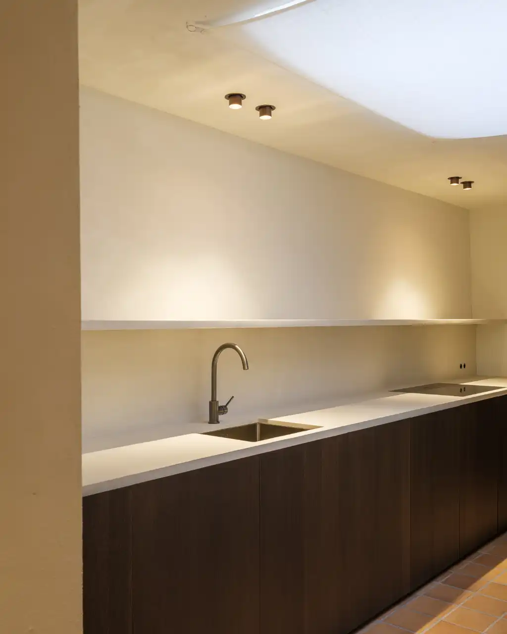 Polyvalente kantoorruimte met centrale ligging nabij de Coupure en de Watersportbaan. foto 5