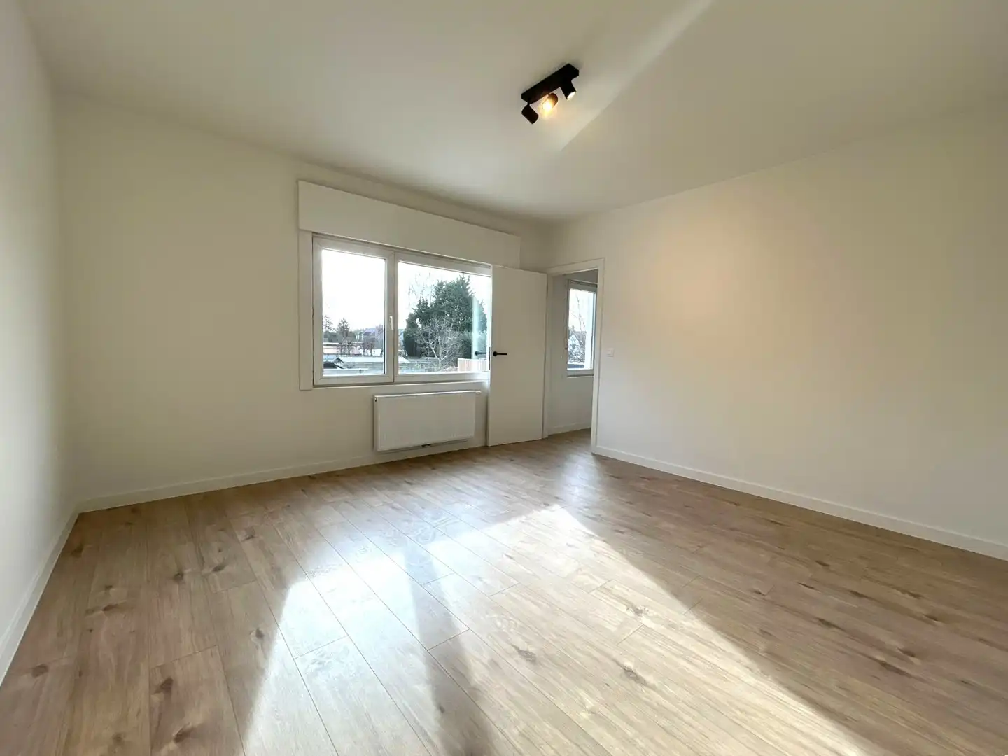 RECENT GERENOVEERDE GEZINSWONING IN HARTJE MEULEBEKE foto 14