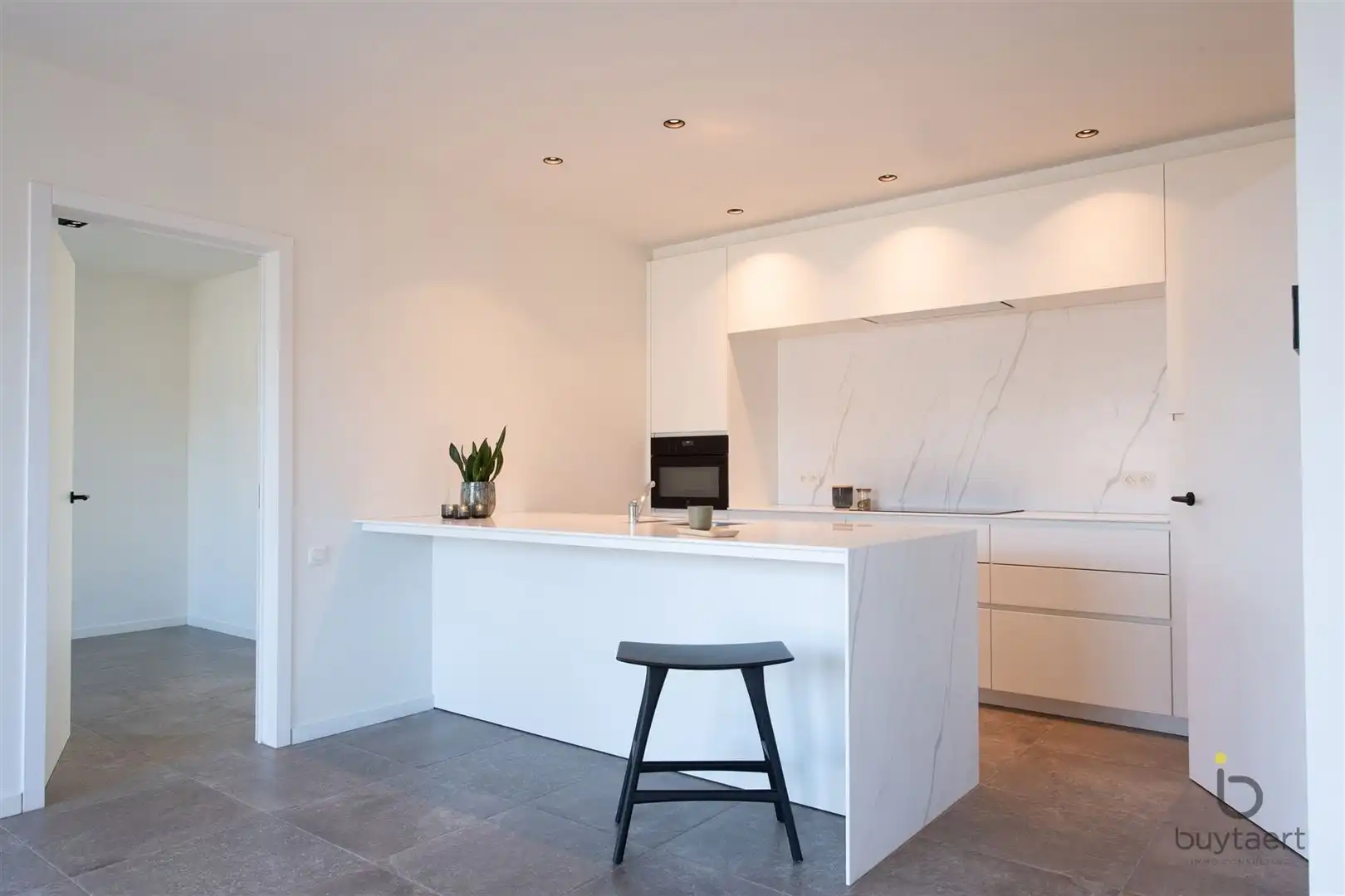 Recent 1 slaapkamer appartement met prachtig uitzicht! foto 2