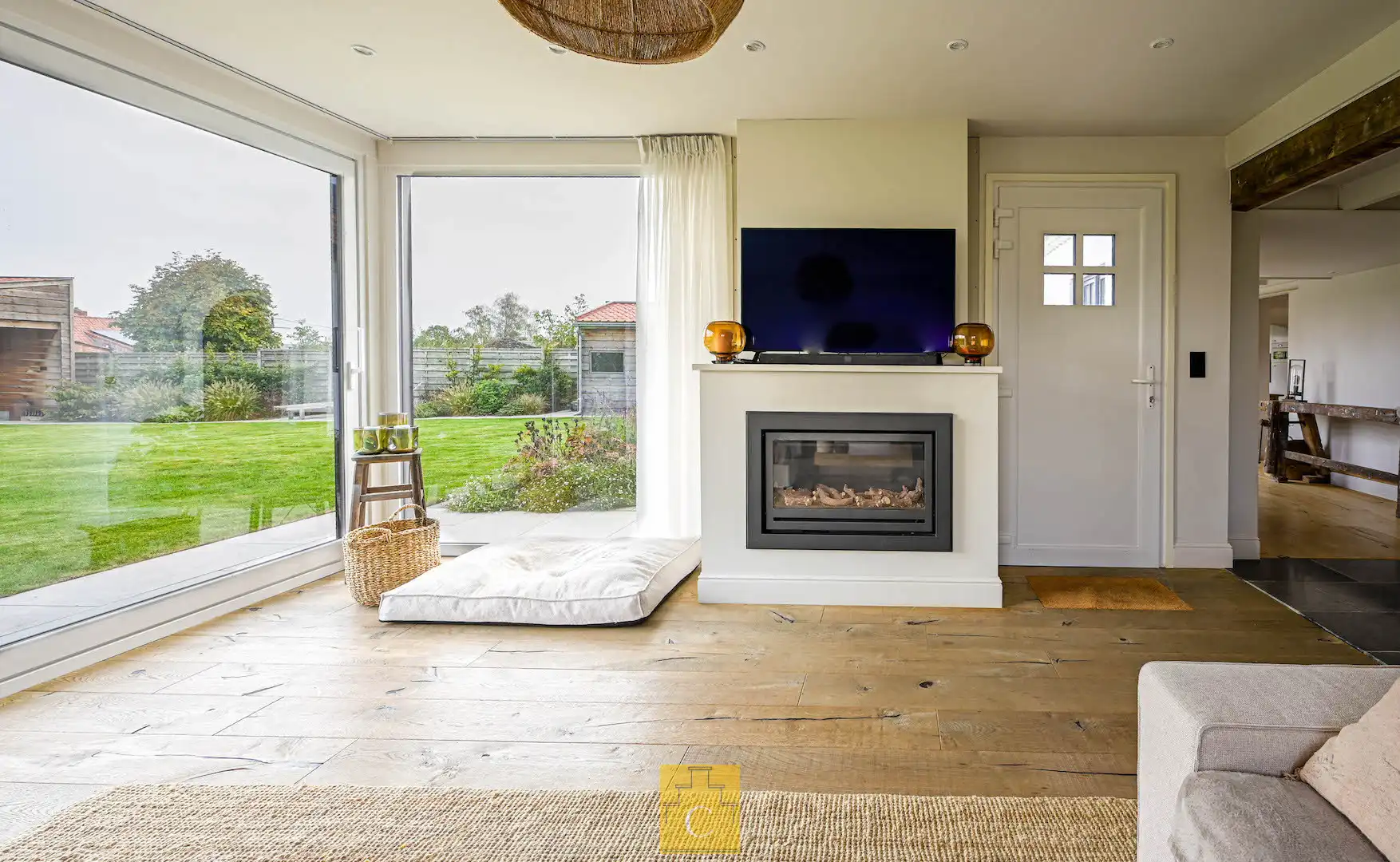 knap gerenoveerde gezinswoning, landelijke stijl met eigentijdse toets, met zonnige tuin en parking foto 8