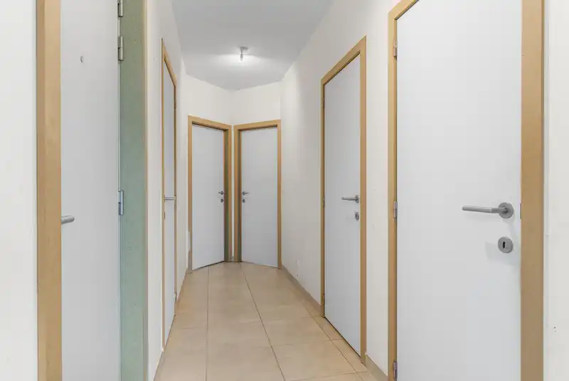 Nabij centrum Roeselare : recent  2 slaapkamers en twee terrassen in de Residentie El Palmar. Totale oppervlakte 138,43 m². foto 8