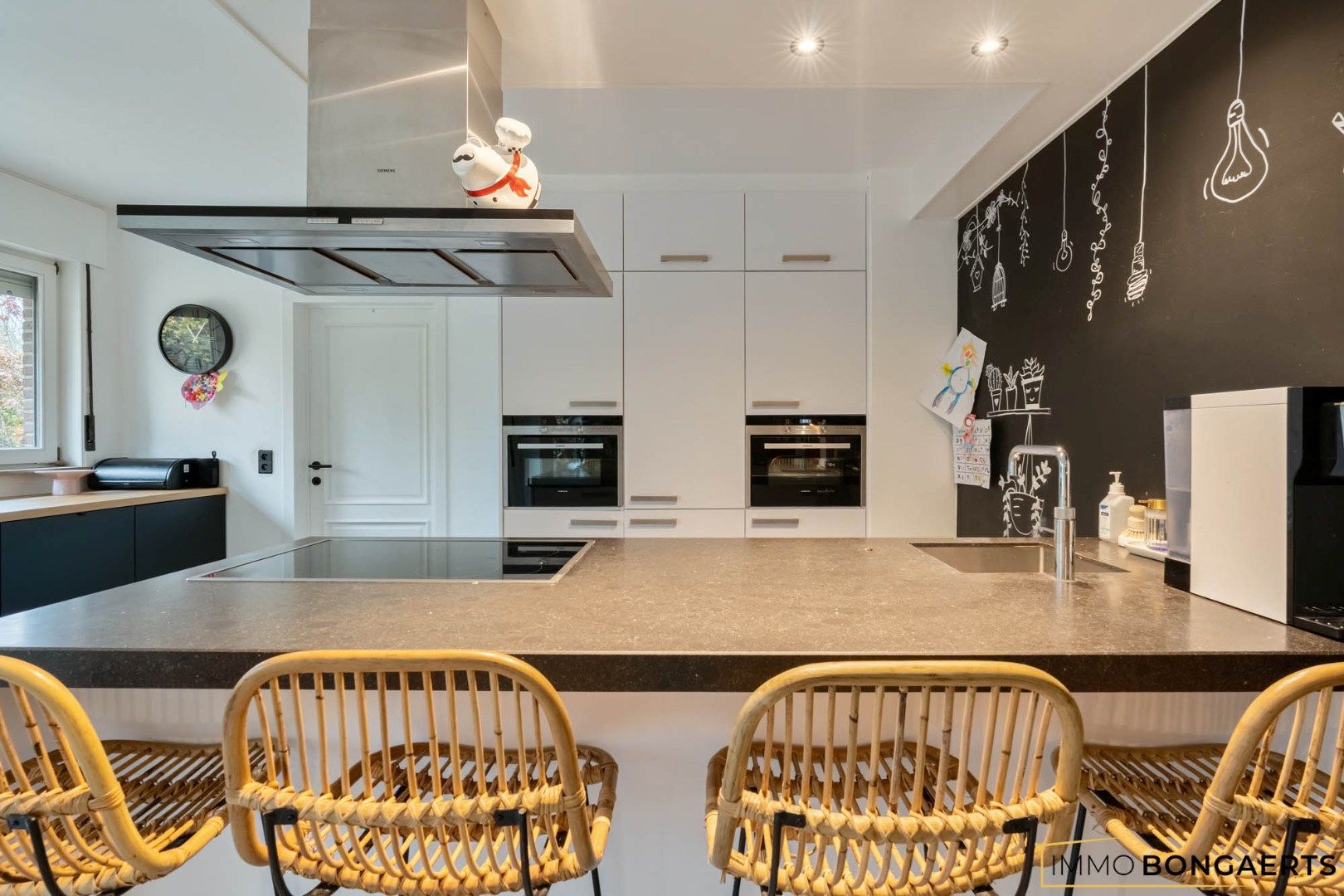 Ruime woning met 5 slaapkamers foto 8