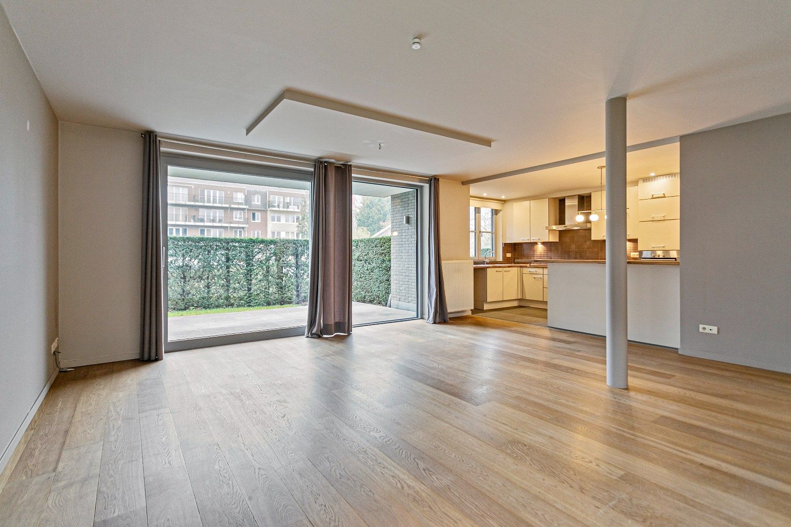 Prachtig gelijkvloers  3 slaapkamer appartement met tuin van 389m2 foto 5