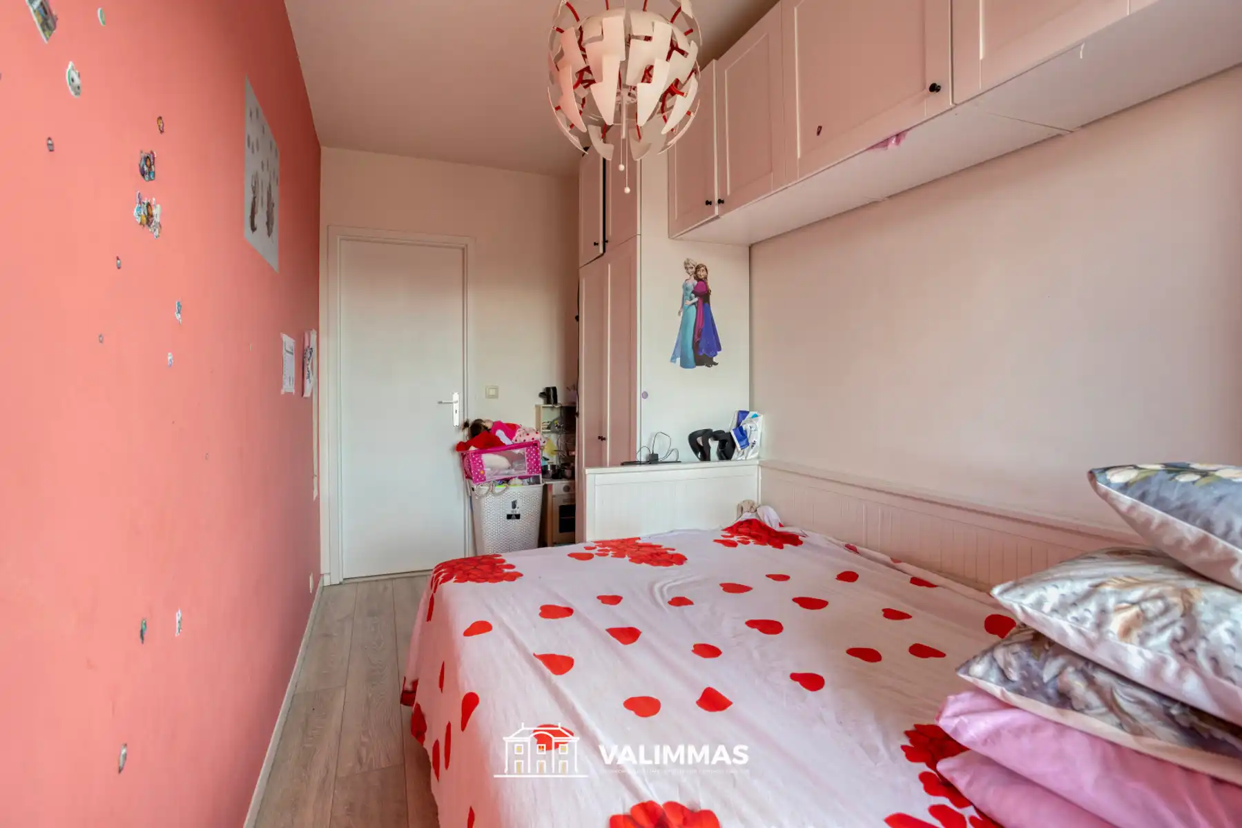 Gerenoveerd en comfortabel appartement met terras en kelder foto 14