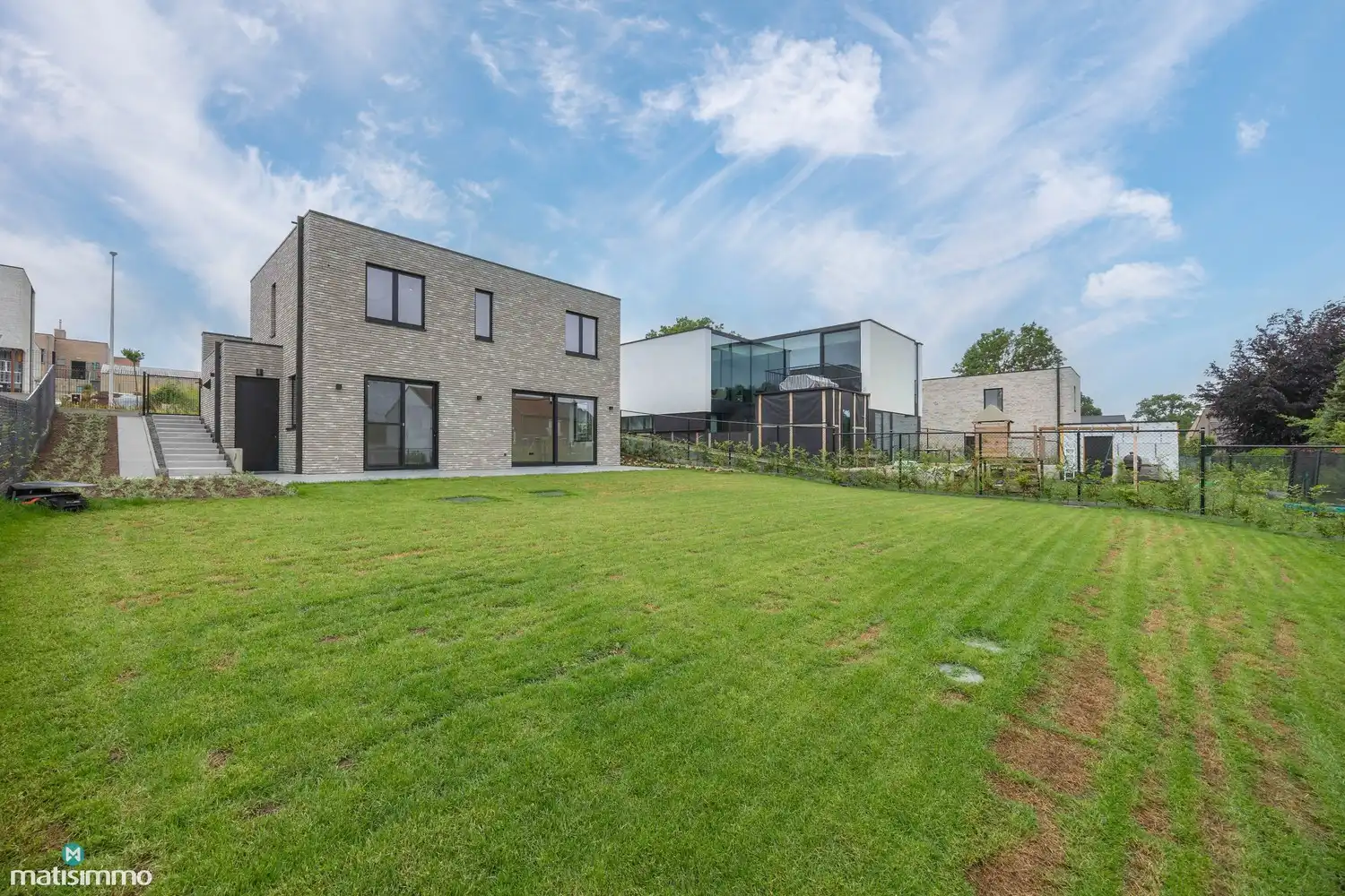 HOOGWAARDIG AFGEWERKTE NIEUWBOUWWONING MET DRIE SLAAPKAMERS EN TUIN (INCLUSIEF TUINONDERHOUD) TE RIEMST foto 20