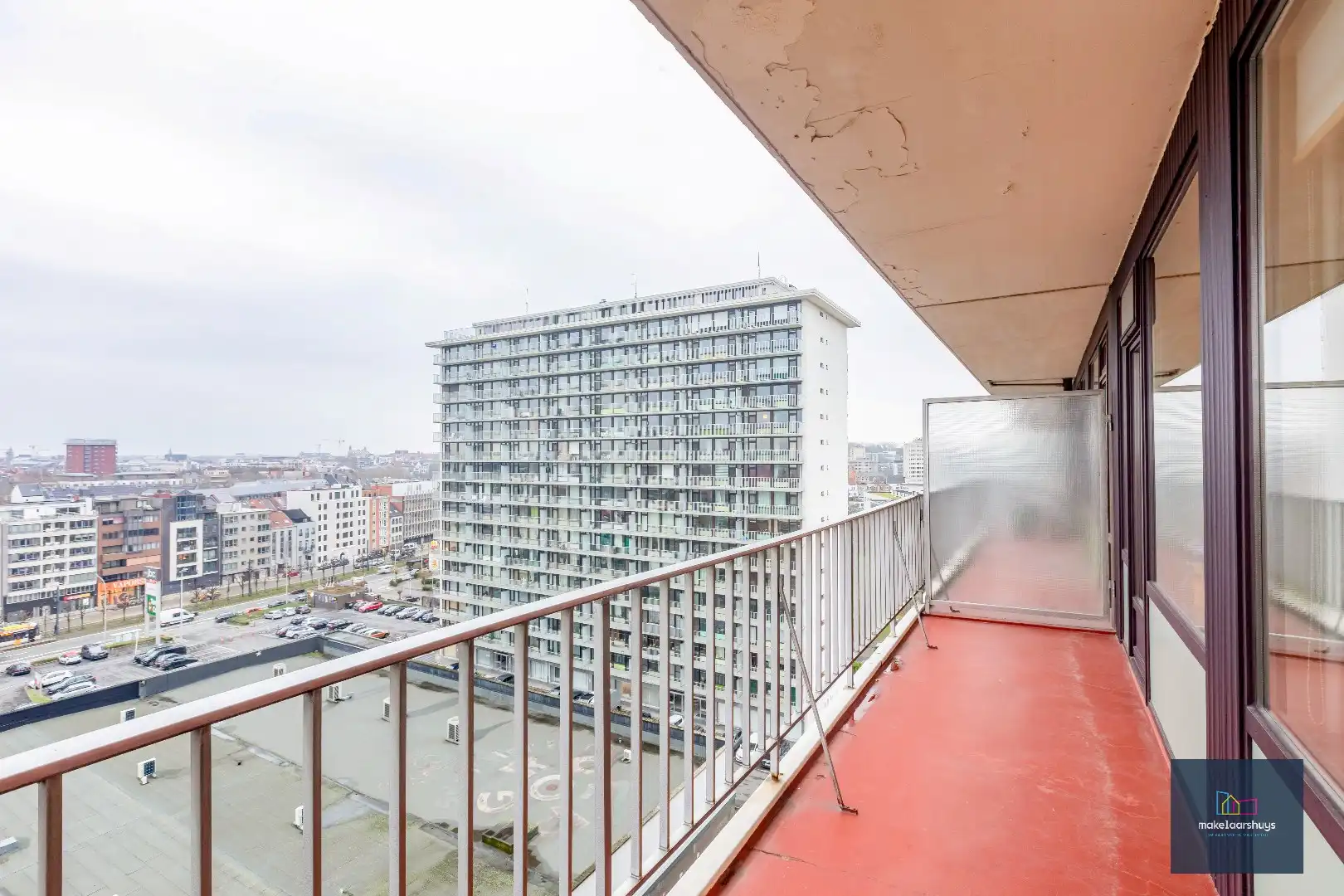 Ruim 2 slaapkamerappartement met garagebox nabij de Blaarmeersen foto 6