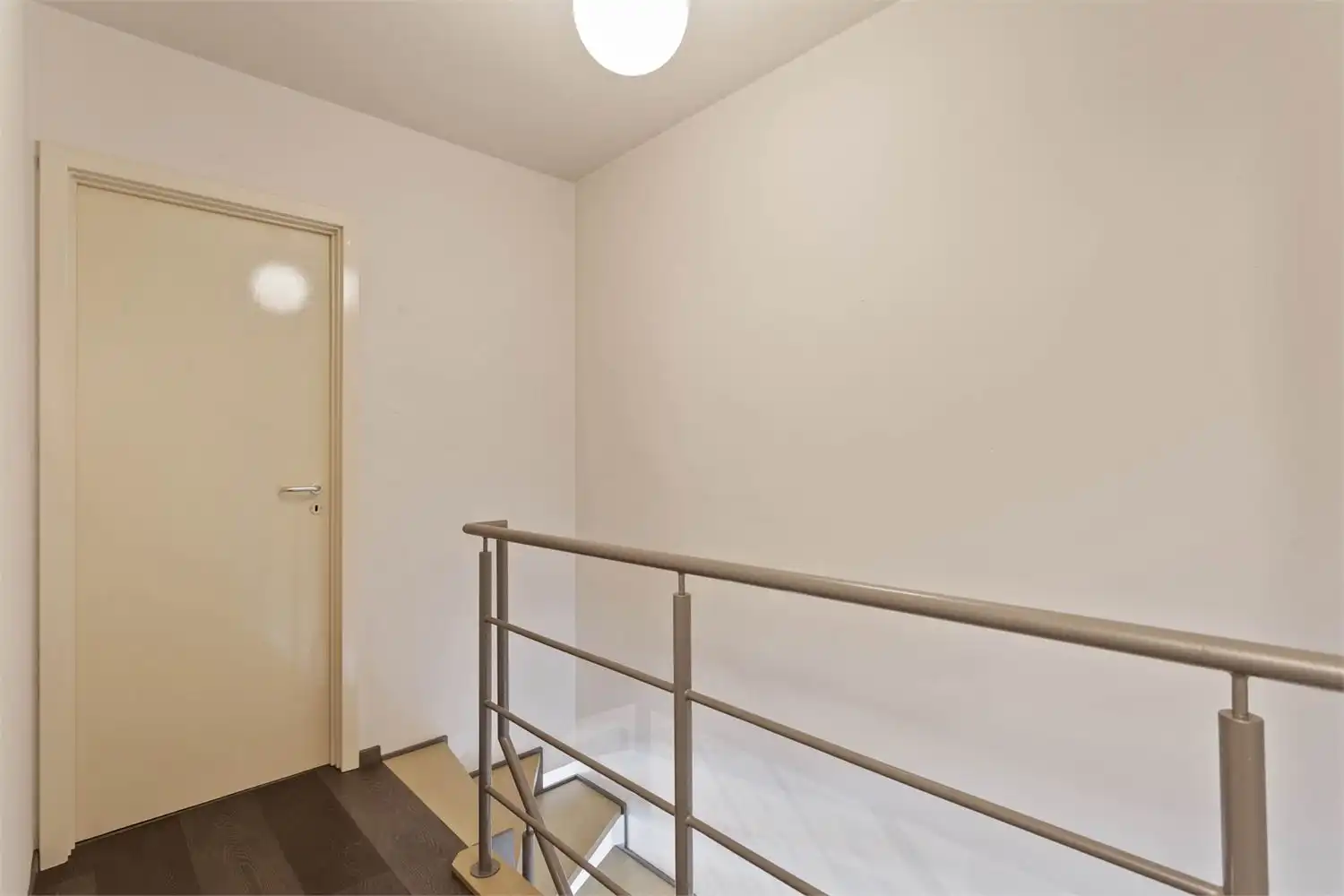 Instapklaar duplex dakappartement met terras in hartje Oostkamp foto 24