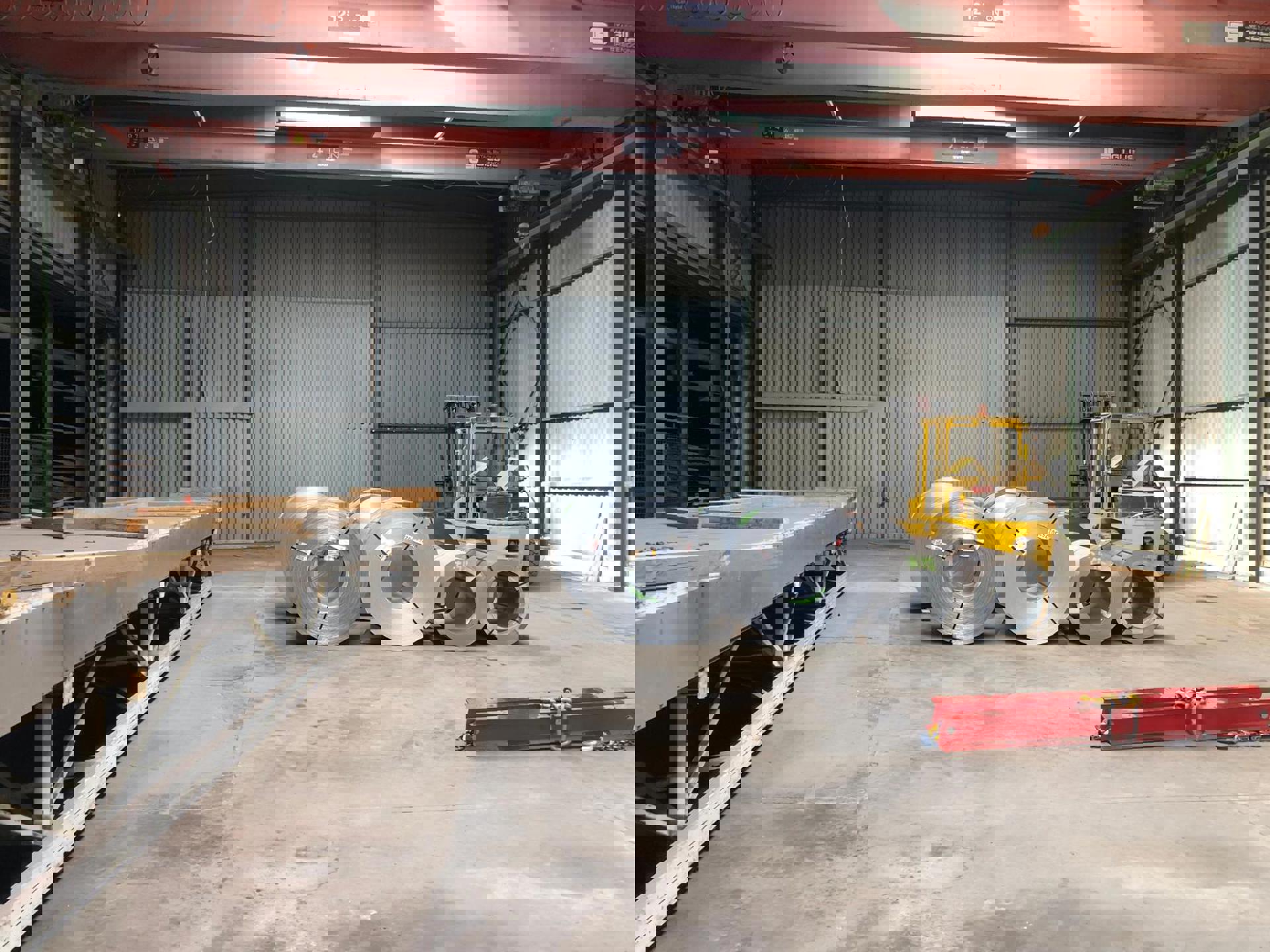 TE HUUR - Centraal gelegen opslagplaats van ca. 5.000 m² met groot buitenterrein foto 6