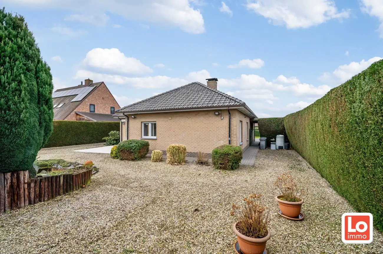 VERKOCHT! Instapklare gelijkvloerse woning met inpandige garage op een heel rustige locatie in Lochristi! foto 15