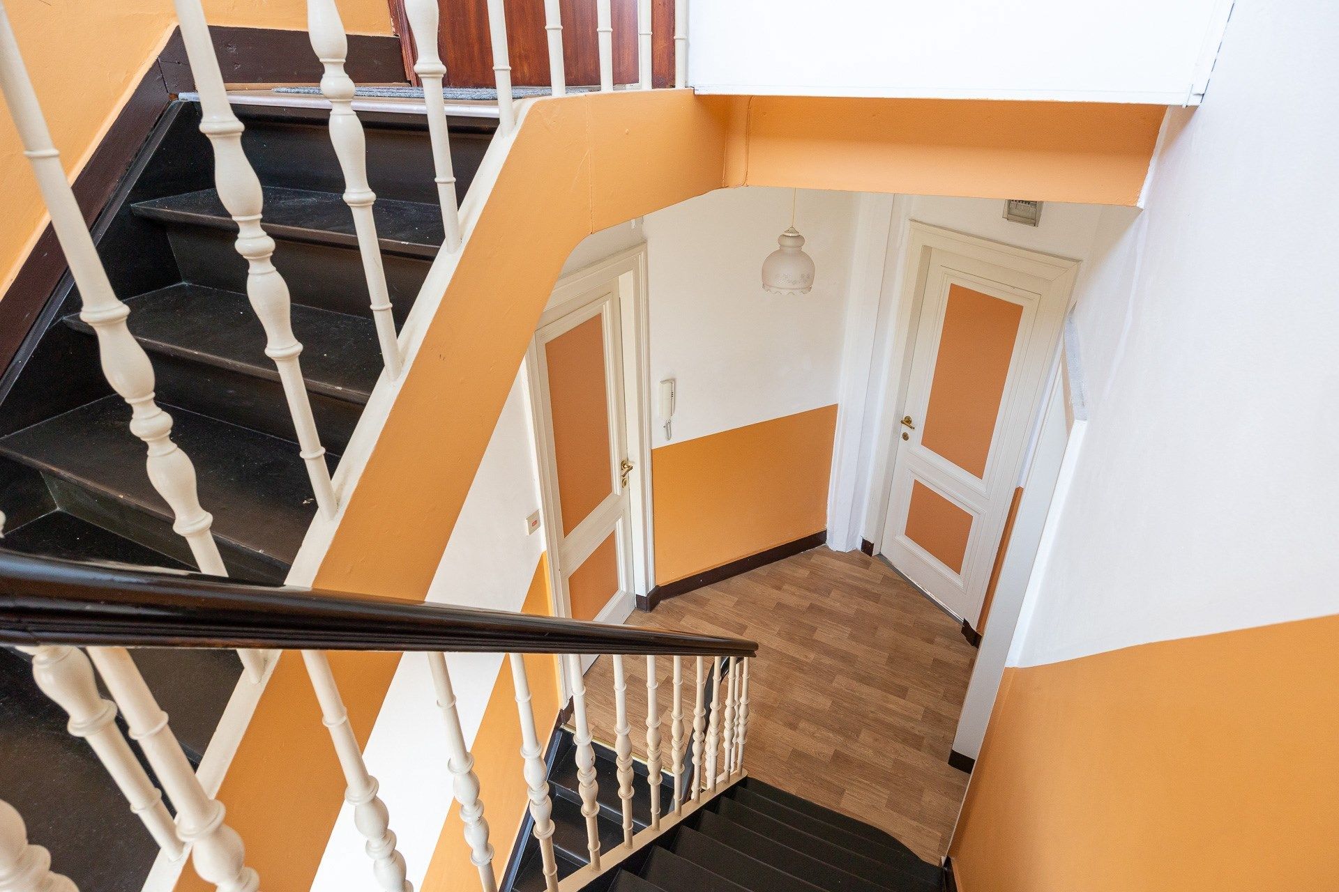 Zurenborg: Wonen in grandeur, leven in kleur.  foto 9