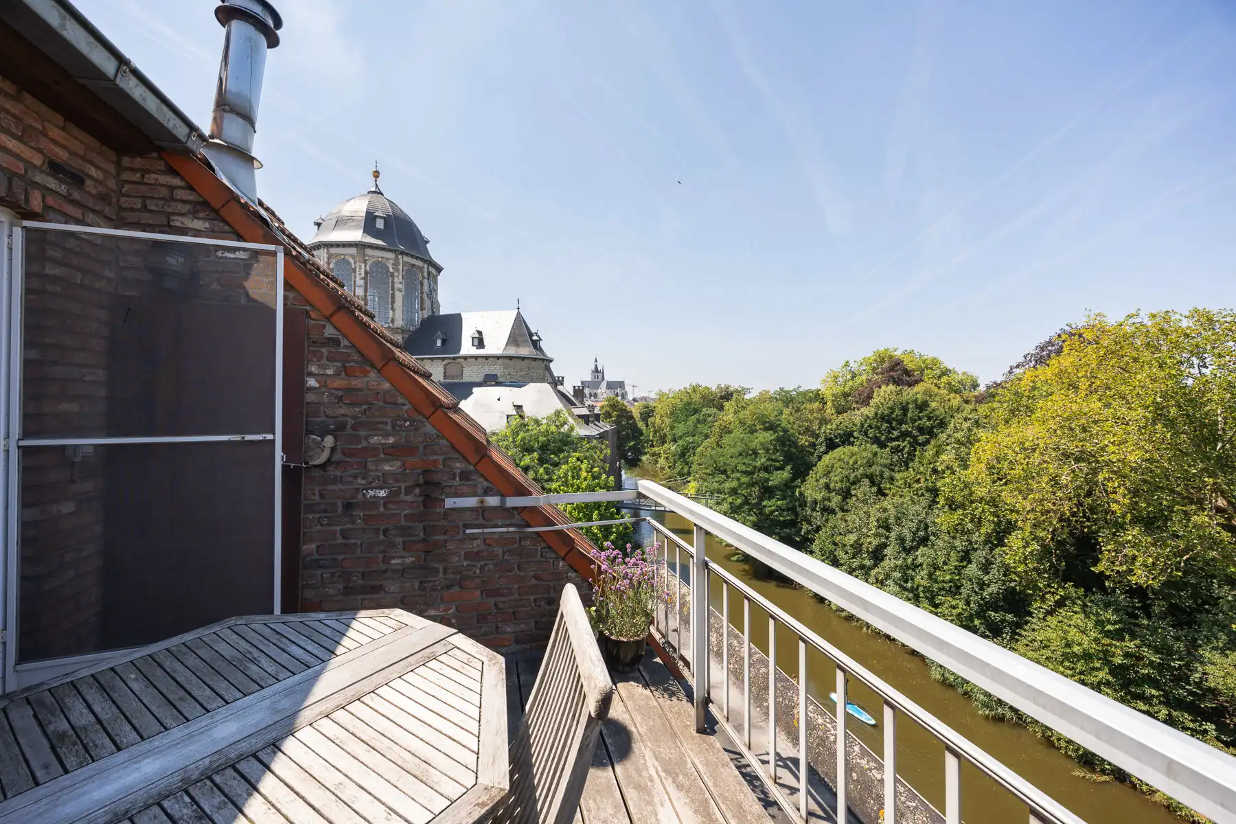 Instapklare duplex met prachtig uitzicht en parkings foto 23