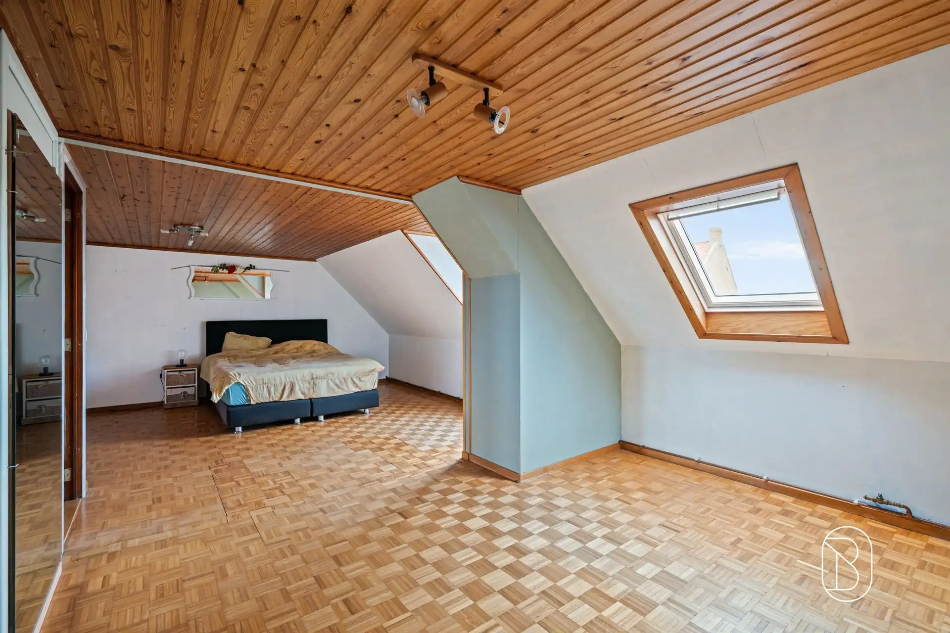 Karaktervolle hoeve met schuur en loods foto 18