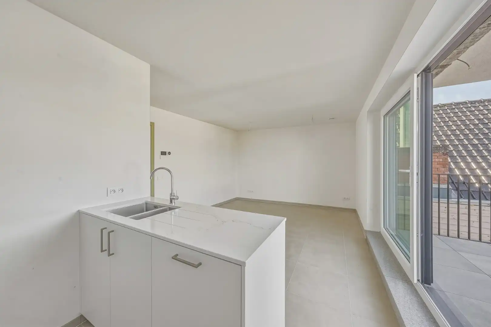 Modern nieuwbouwappartement met ruim terras en 2 slaapkamers in Westkerke foto 8
