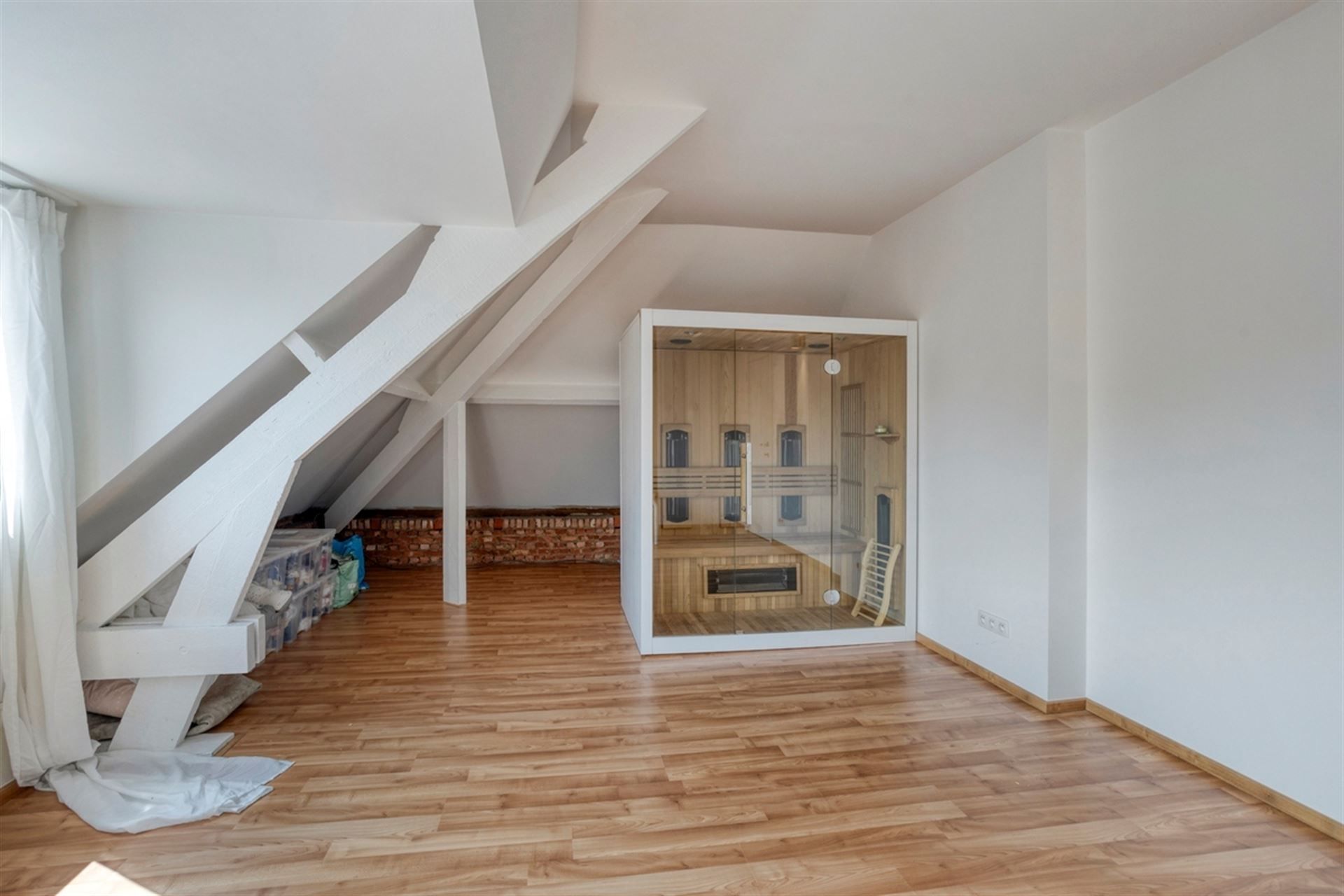 Ruime woning in Tentoonstellingswijk foto 30