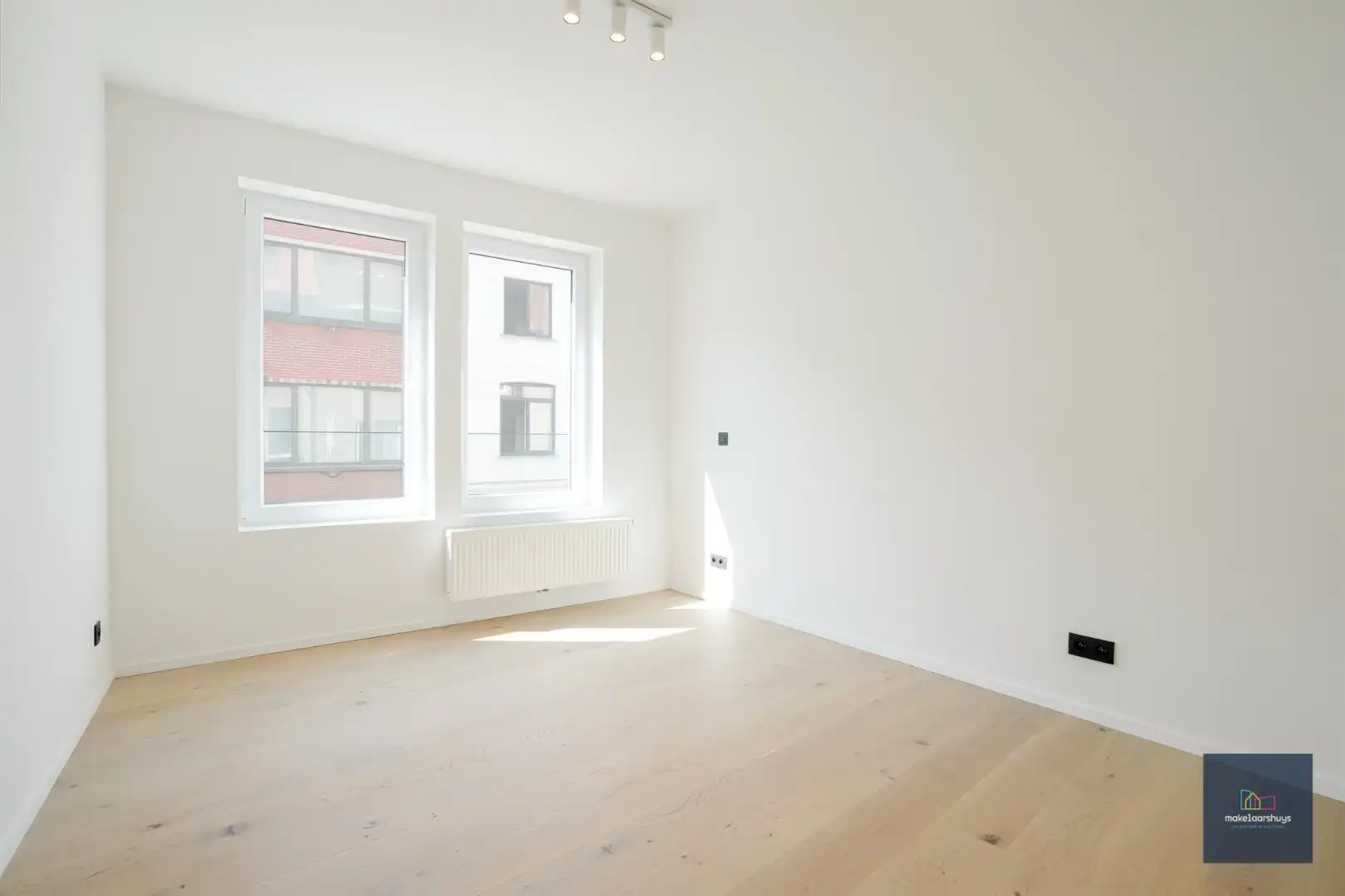 Stijlvol gerenoveerd 2 slaapkamerappartement  foto 15