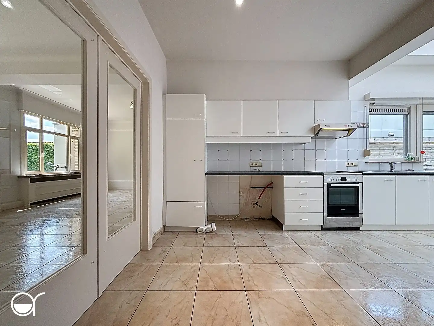 Meergezinswoning met 2 appartementen en kantoorruimte foto 7