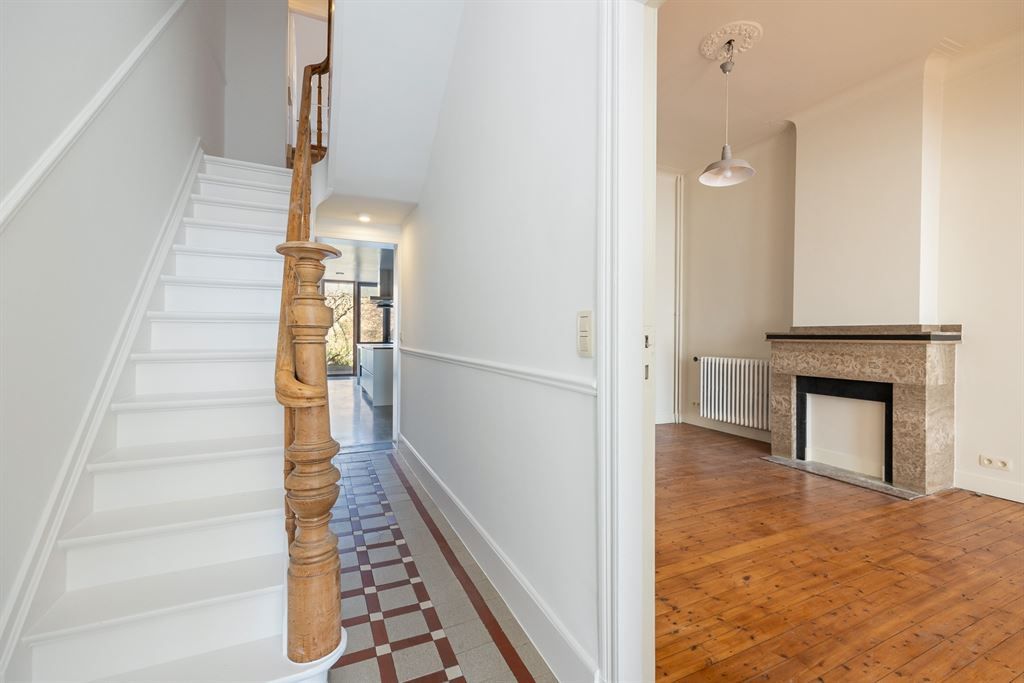 Stijlvol gerenoveerde woning met zonnige tuin! foto 11