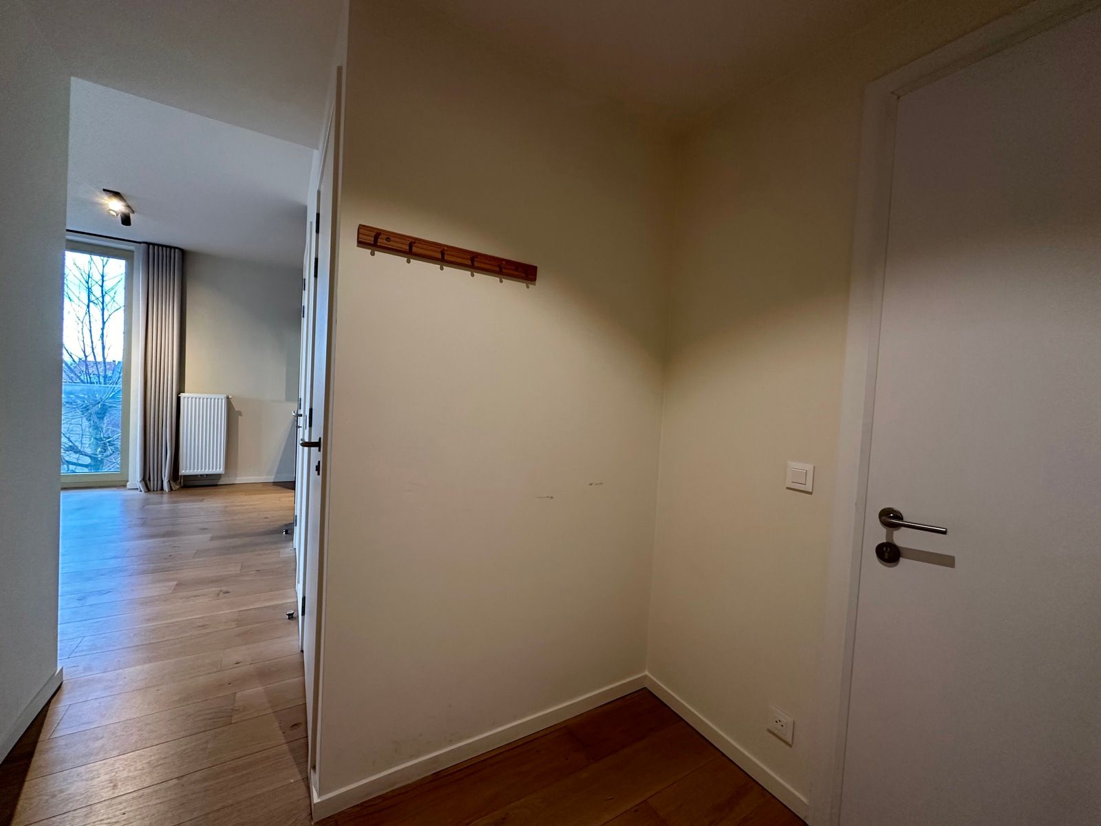 Instapklaar 1-slaapkamerappartement + parking op Marktplein foto 3