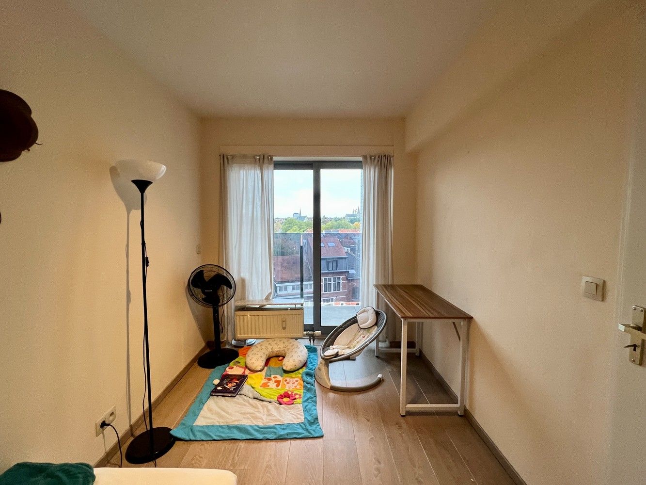 Volledig gerenoveerd tweeslaapkamer appartement te huur foto 15